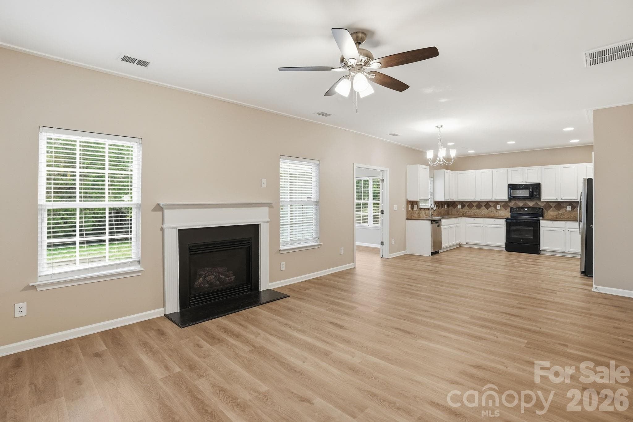 Single Family Residence at 6427 Hermsley Road, Charlotte, photo 17 of 45