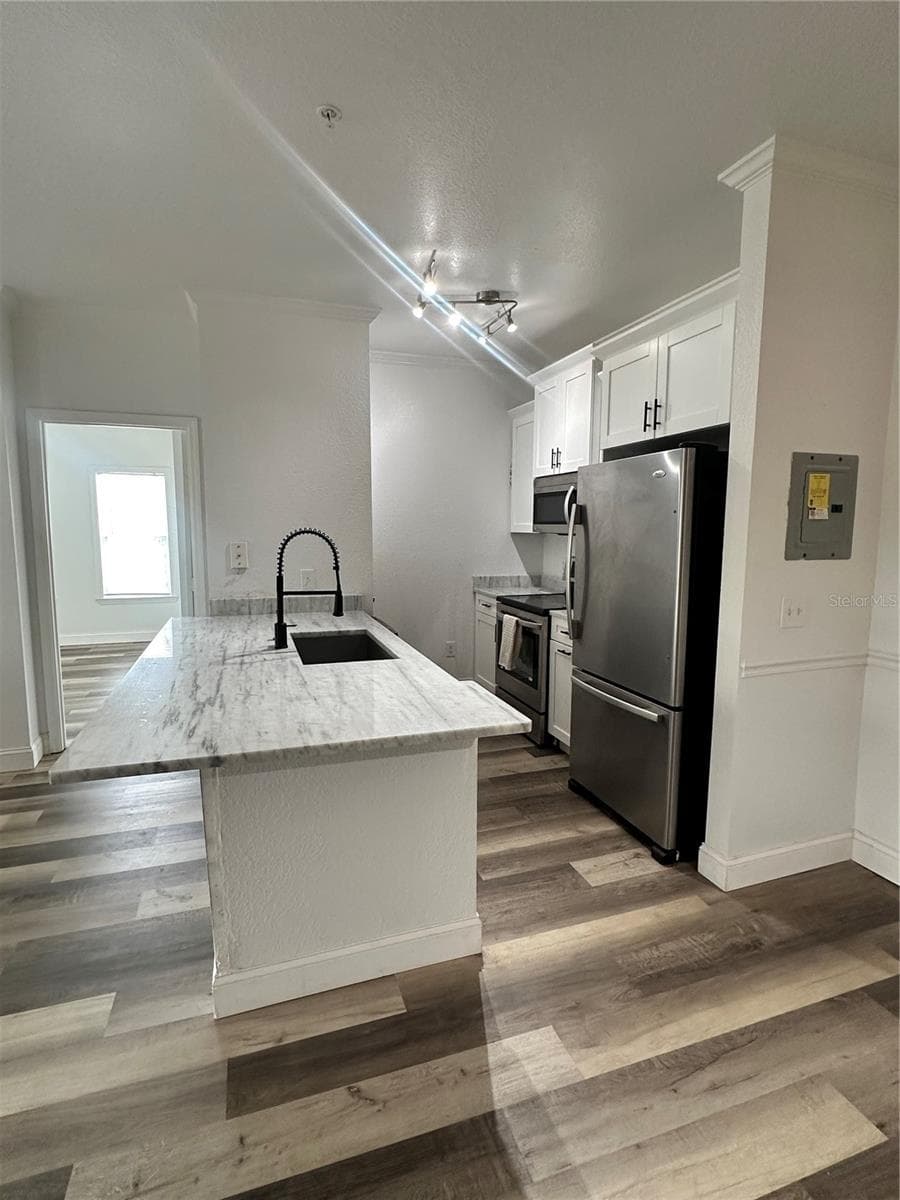 Condominium at 3713 CONROY RD #1932, ORLANDO, photo 6 of 37