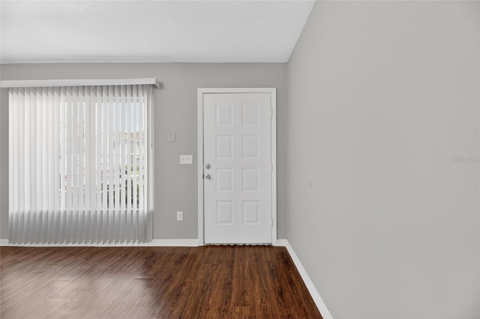Townhouse at 2258 FLUORSHIRE DR, BRANDON, photo 4 of 48