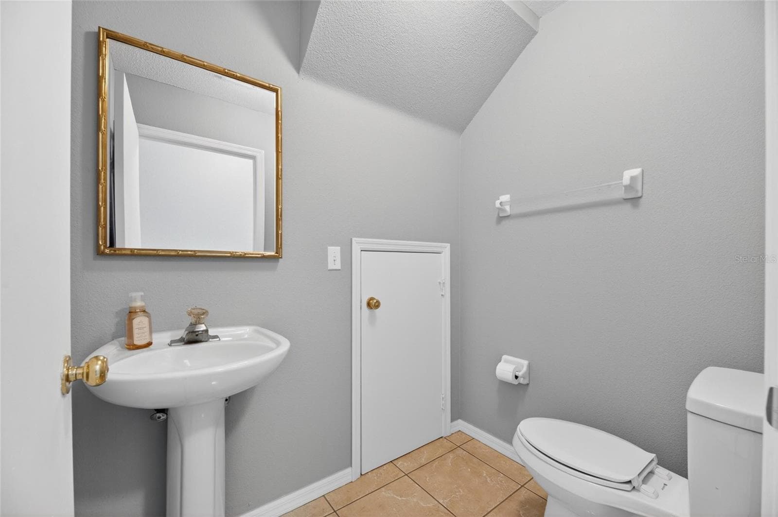 Townhouse at 2258 FLUORSHIRE DR, BRANDON, photo 11 of 48