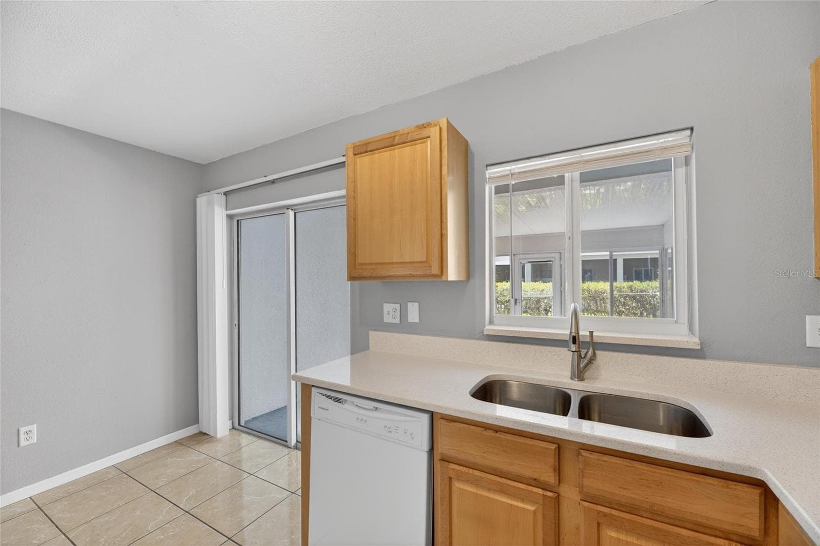 Townhouse at 2258 FLUORSHIRE DR, BRANDON, photo 22 of 48