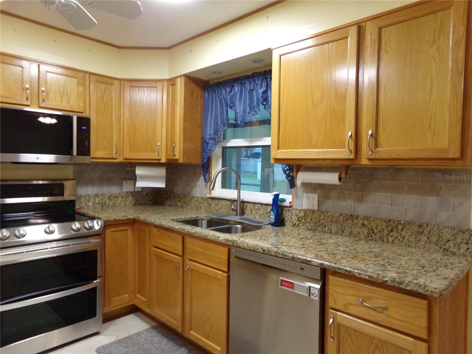 Single Family Residence at 1320 GLADIOLAS DR, WINTER PARK, photo 12 of 55