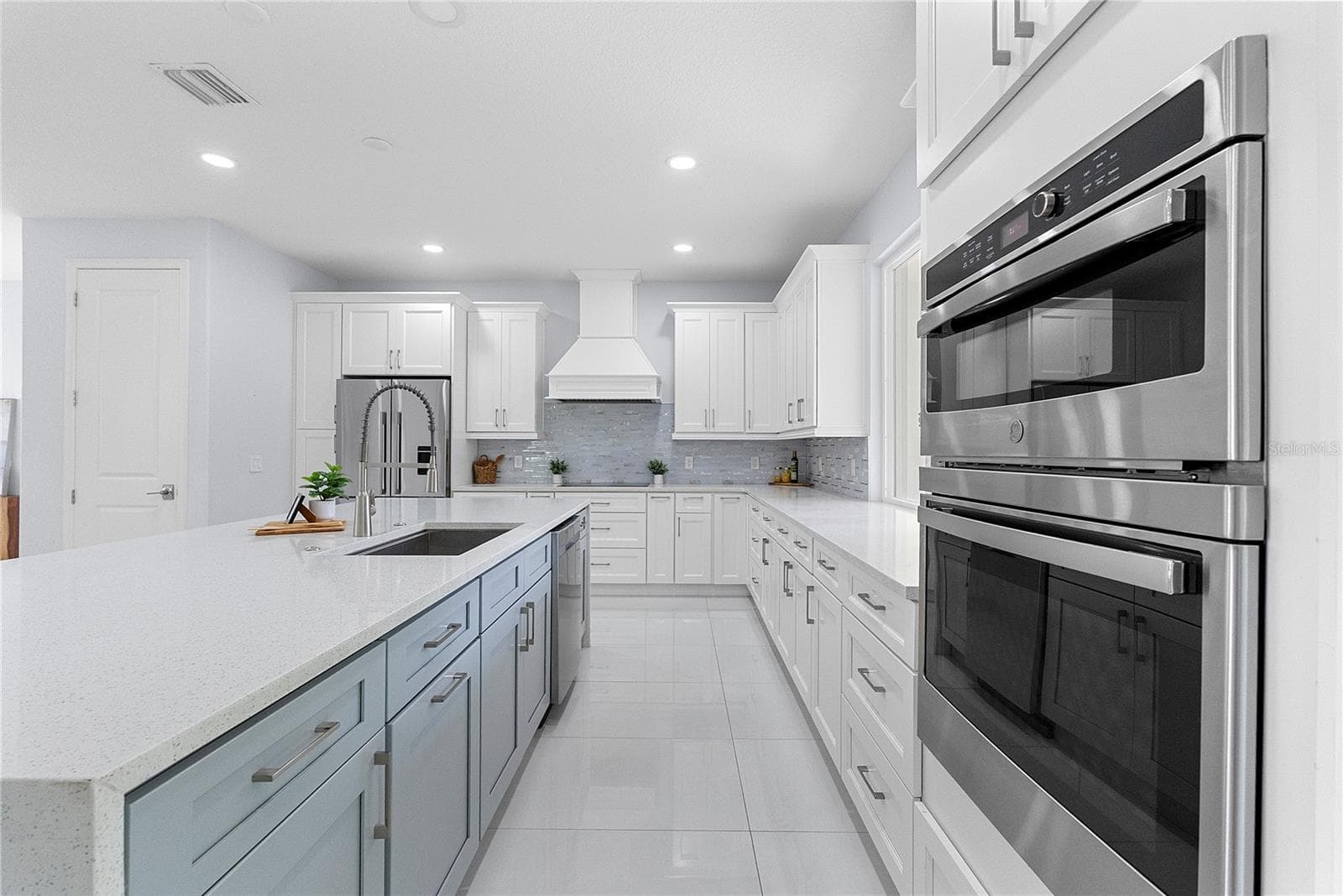Single Family Residence at 1404 BORDER DR, WINTER PARK, photo 8 of 38