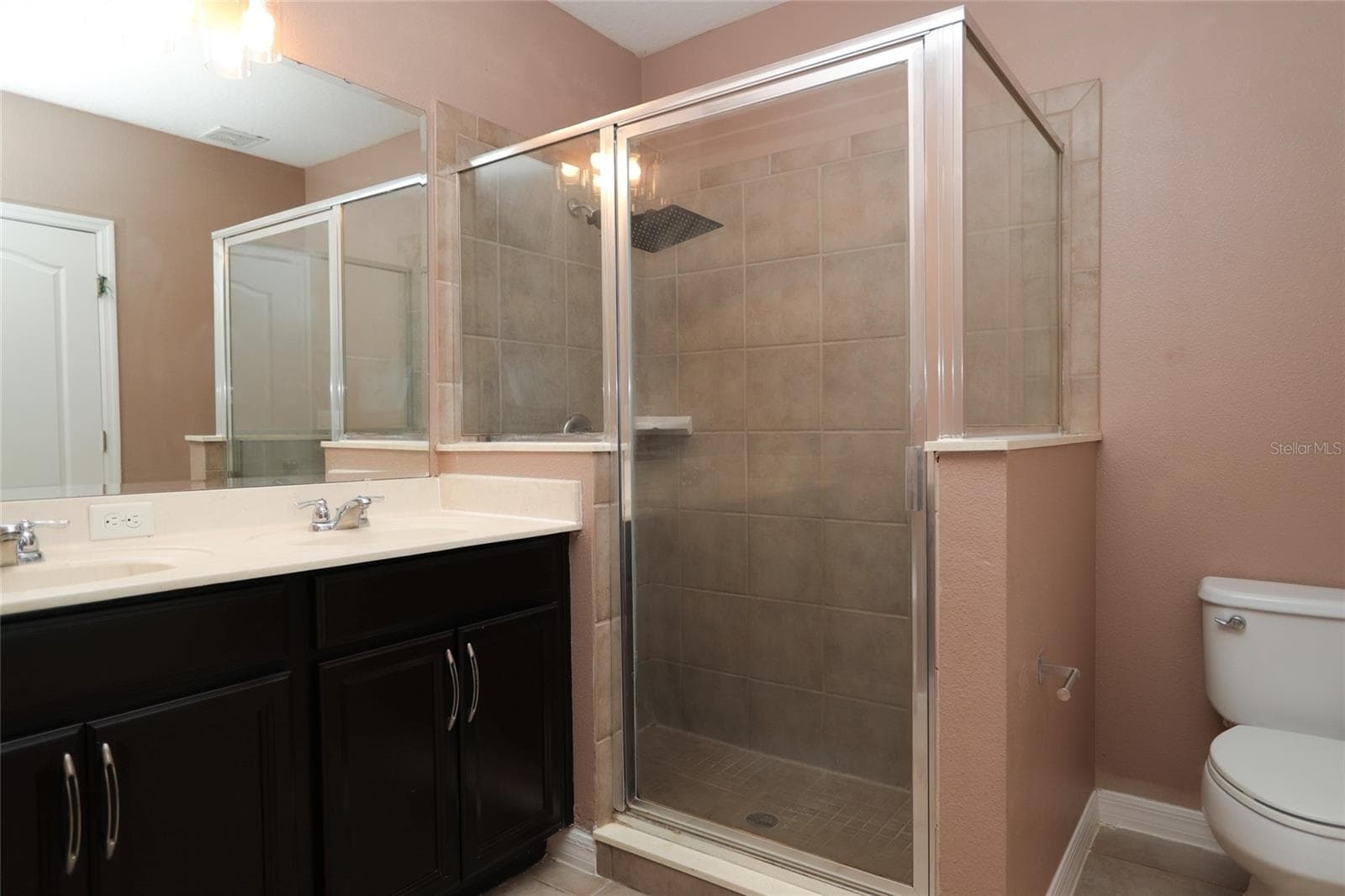 Single Family Residence at 5909 WINDSONG OAK DR, LEESBURG, photo 4 of 39