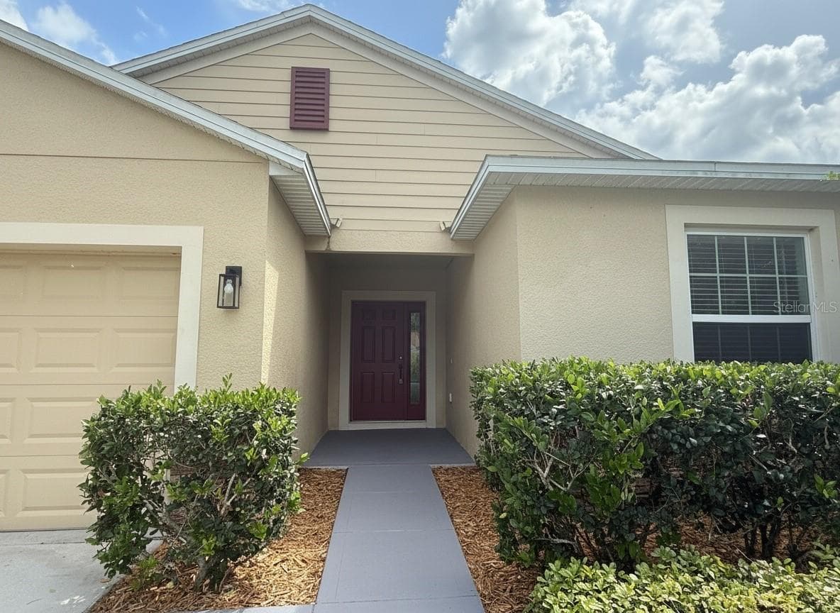 Single Family Residence at 5909 WINDSONG OAK DR, LEESBURG, photo 10 of 39