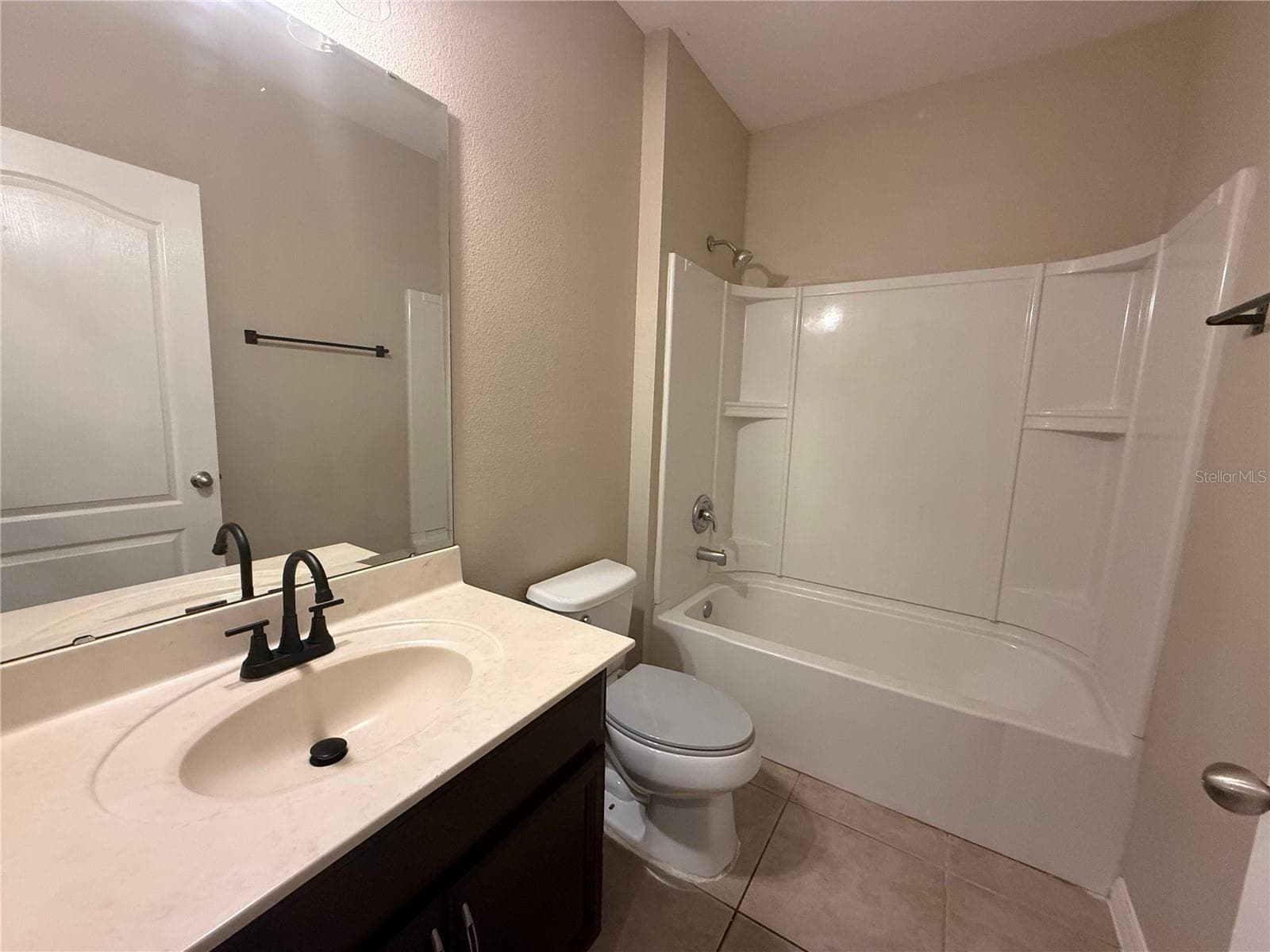 Single Family Residence at 5909 WINDSONG OAK DR, LEESBURG, photo 23 of 39