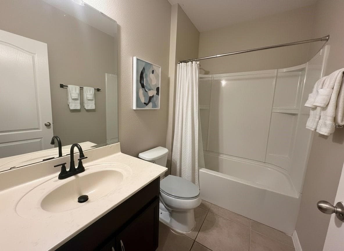 Single Family Residence at 5909 WINDSONG OAK DR, LEESBURG, photo 24 of 39