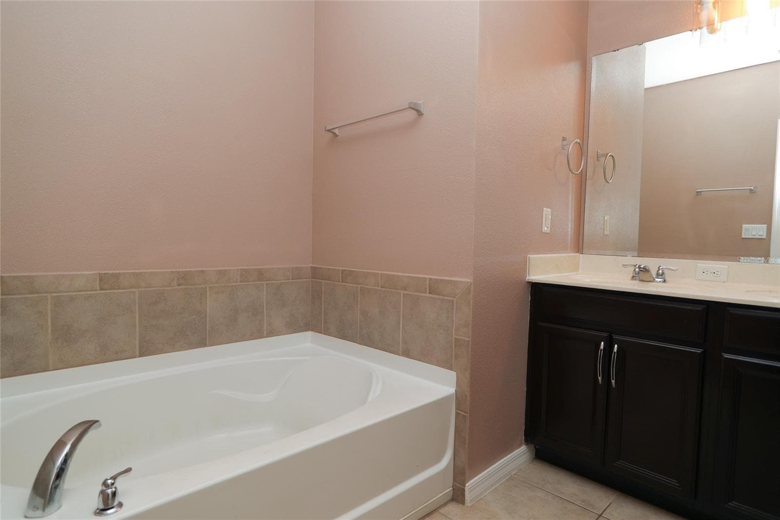 Single Family Residence at 5909 WINDSONG OAK DR, LEESBURG, photo 28 of 39