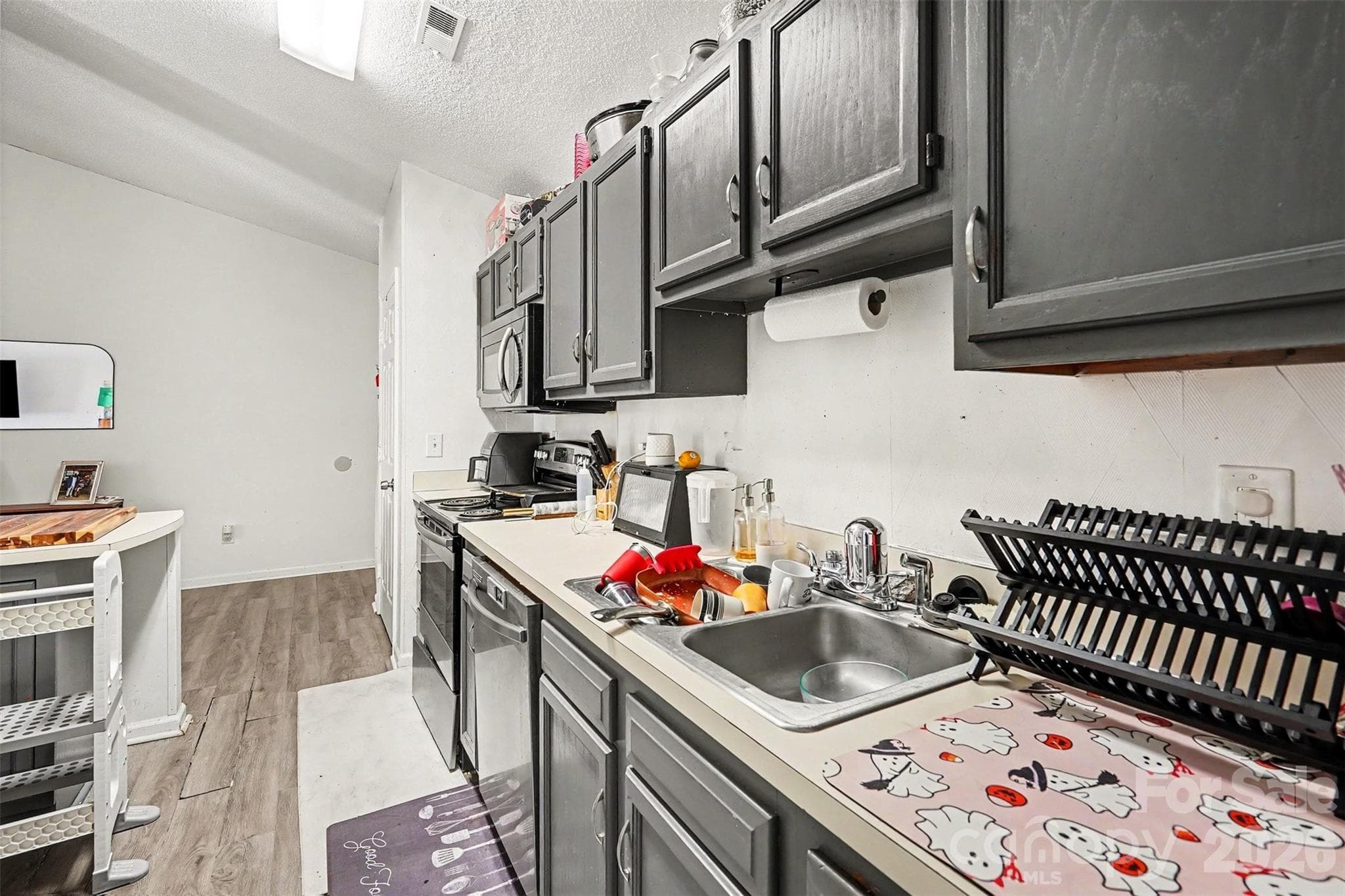 Condominium at 6223 Rosecroft Drive, Charlotte, photo 10 of 25