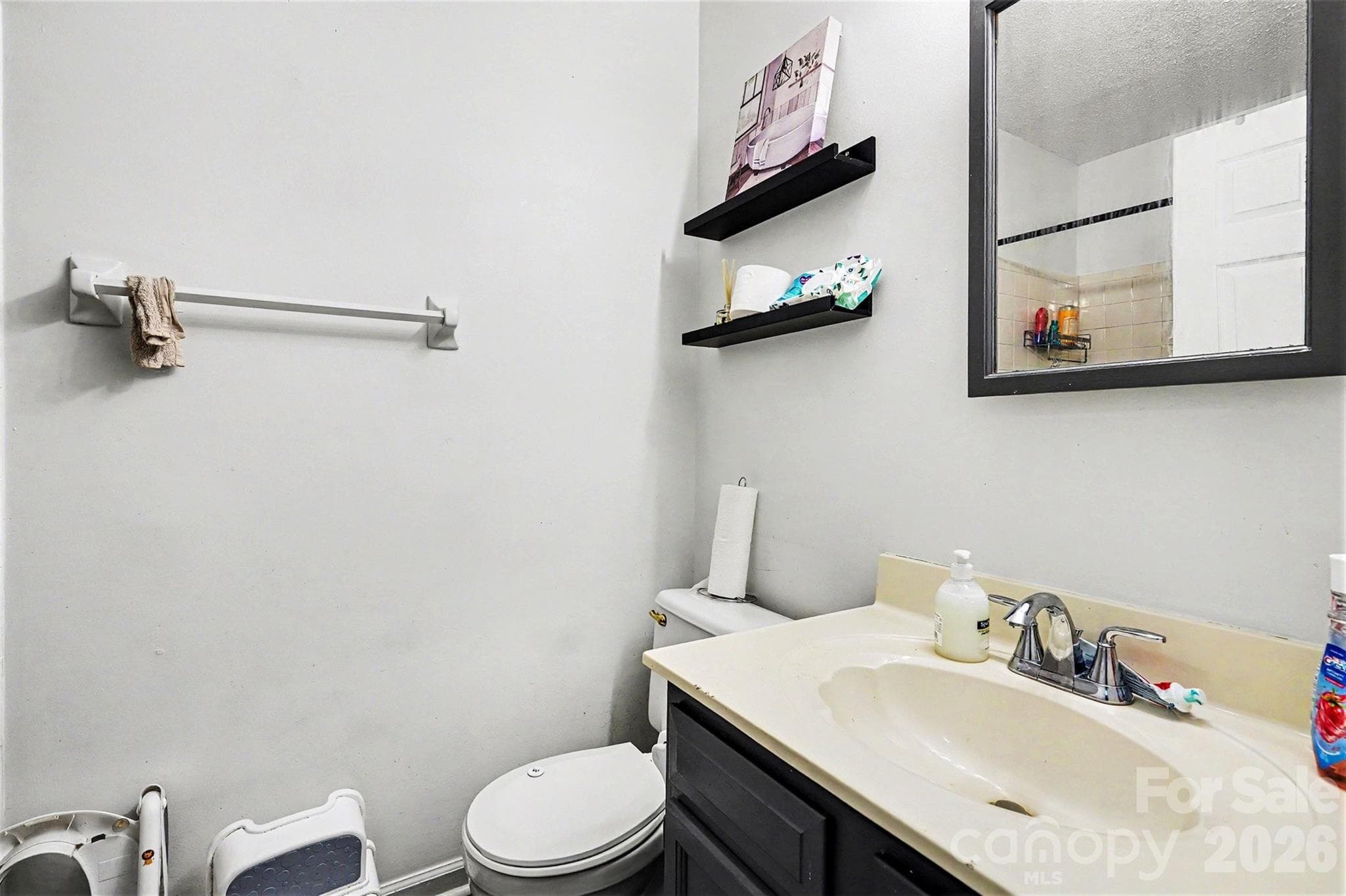 Condominium at 6223 Rosecroft Drive, Charlotte, photo 23 of 25