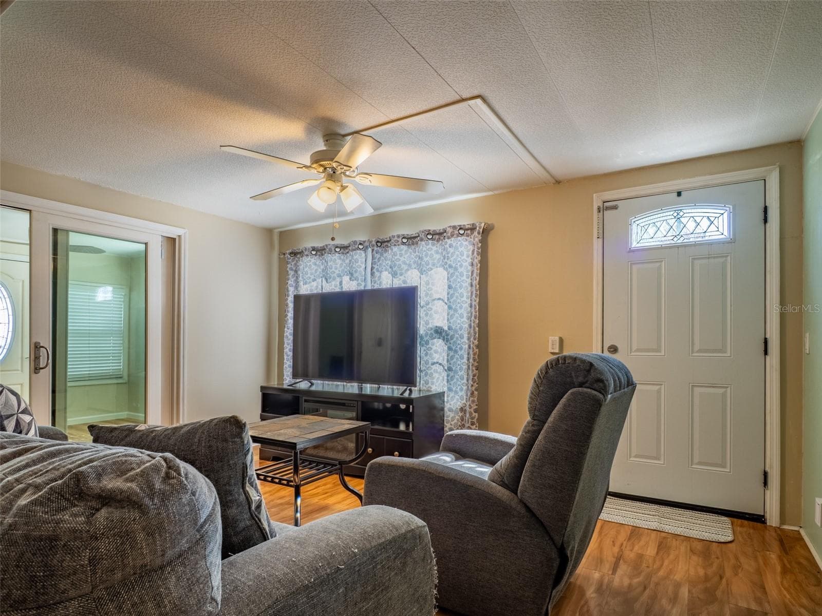 Mobile Home at 401 DENICE DR #401, SEMINOLE, photo 4 of 41