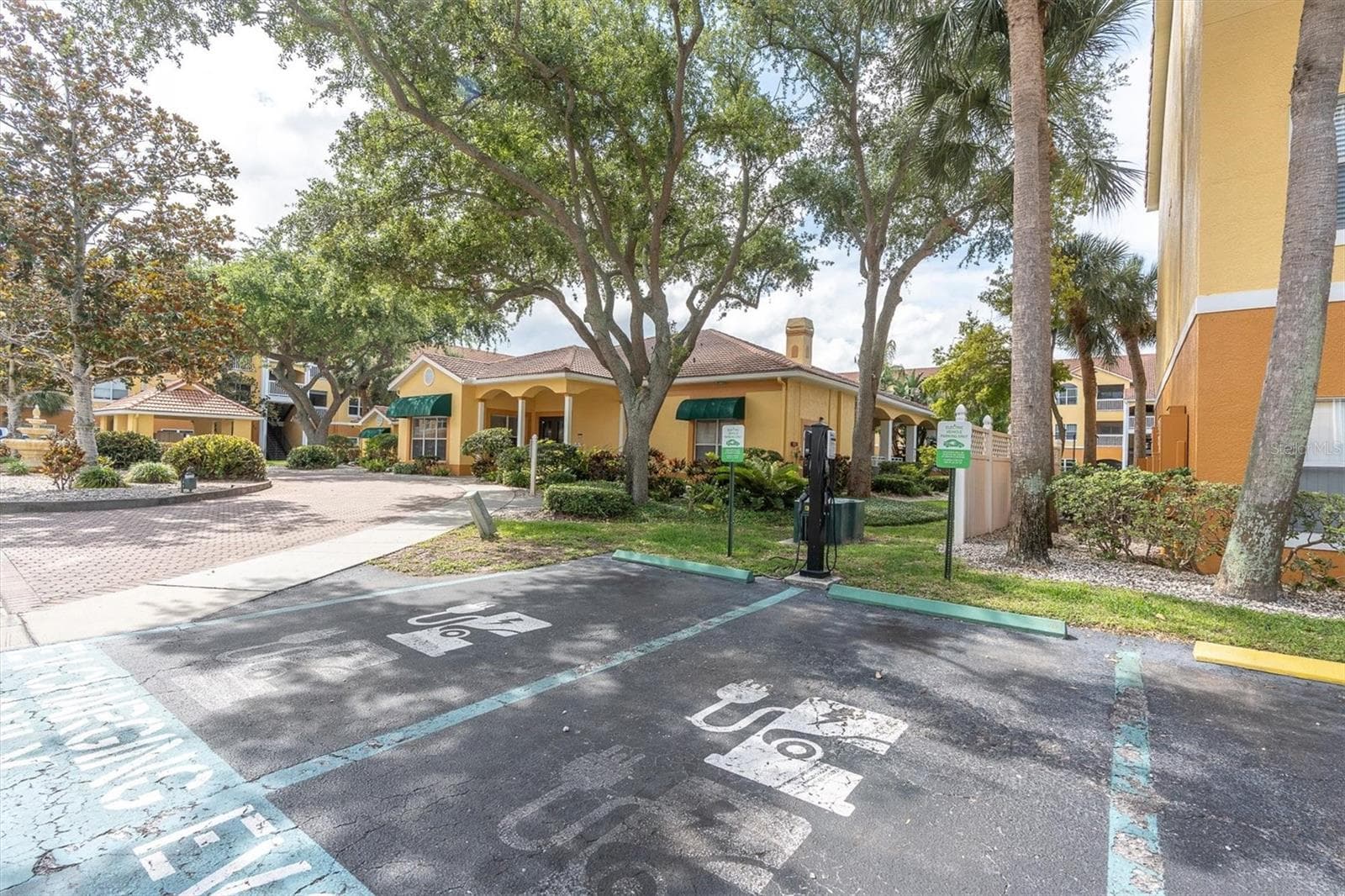 Condominium at 10764 70TH AVE #3307, SEMINOLE, photo 38 of 47