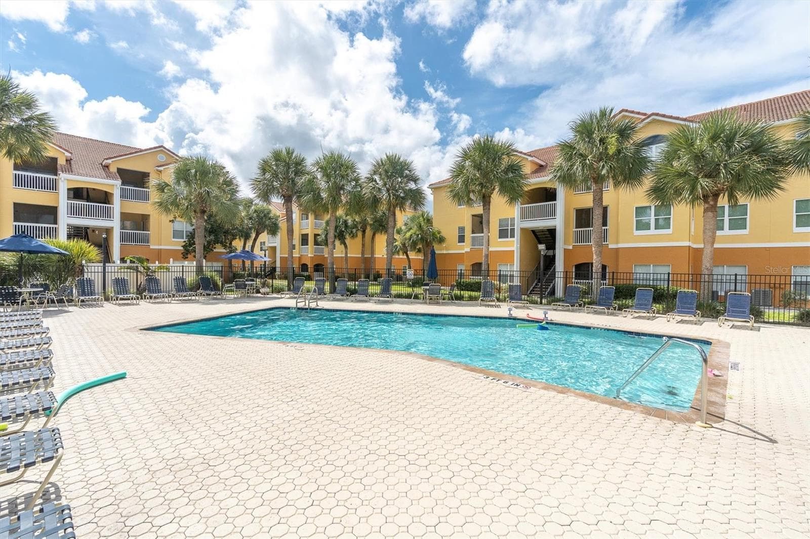 Salt water pool - 10764 70TH AVE #3307, SEMINOLE