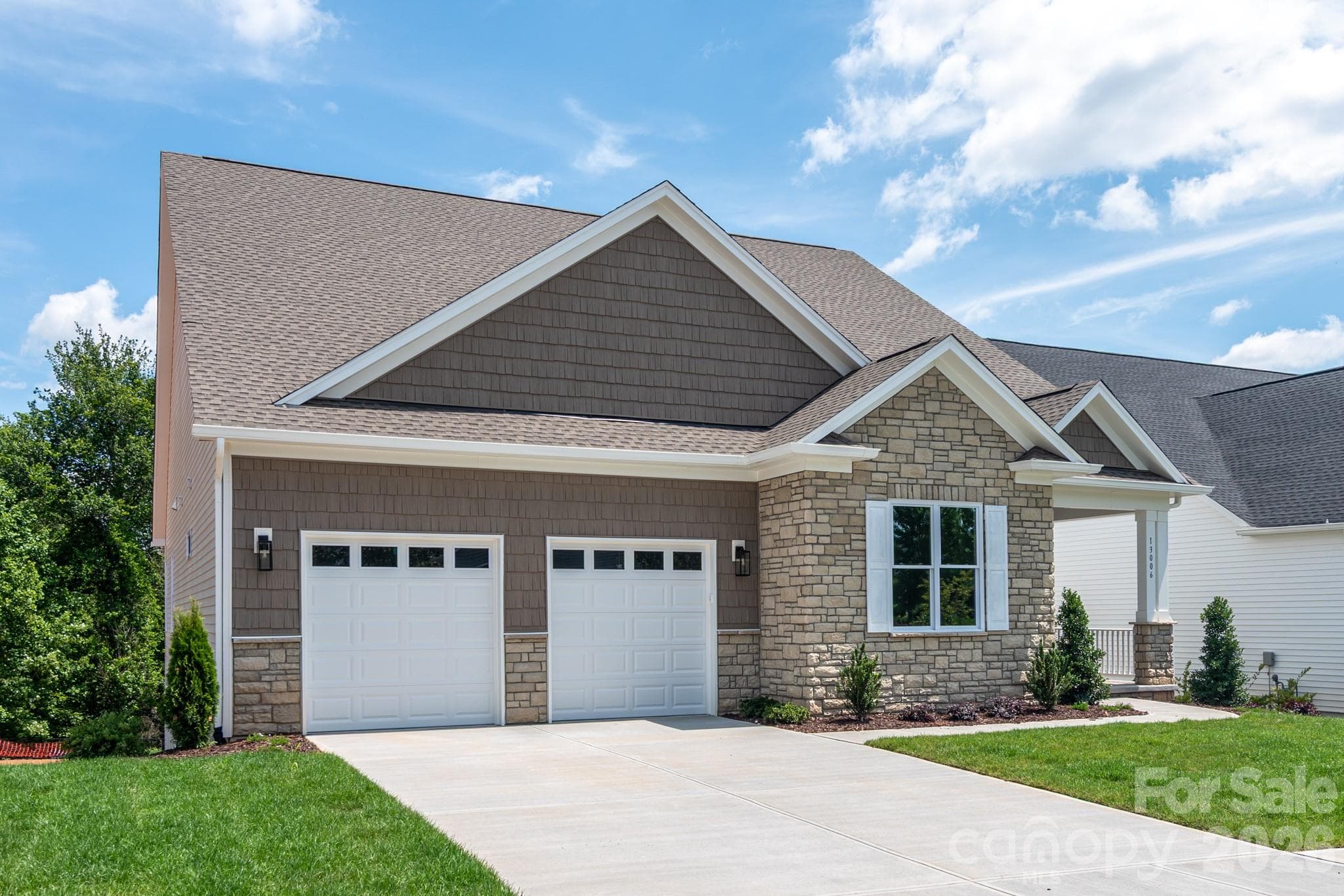 Single Family Residence at 13006 Hazelbrook Lane, Cornelius, photo 2 of 48