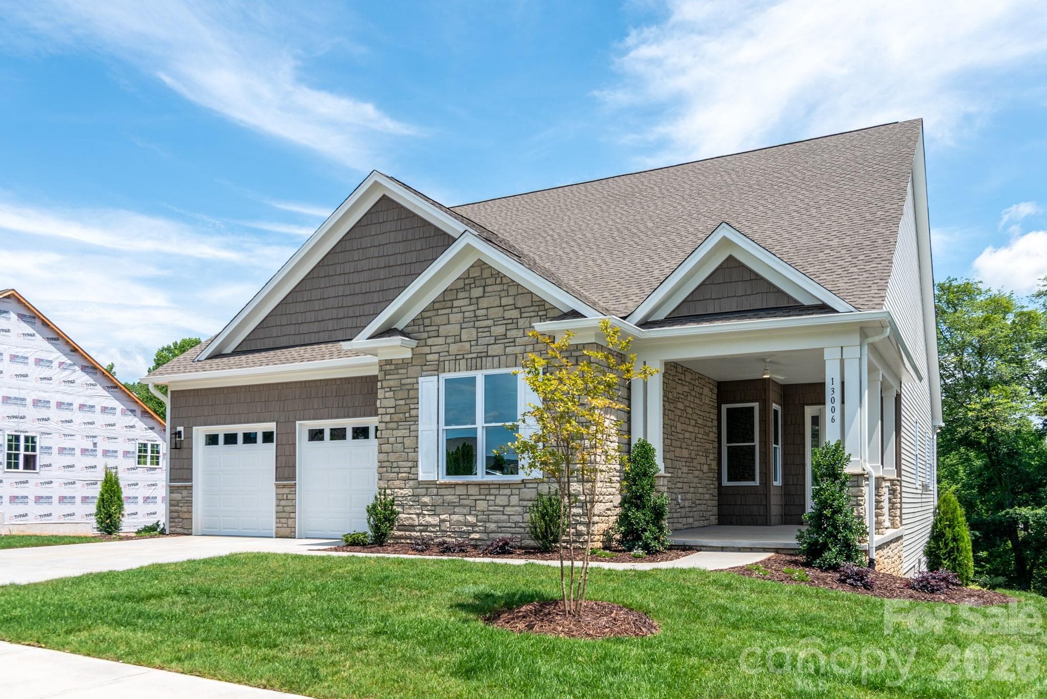 Single Family Residence at 13006 Hazelbrook Lane, Cornelius, photo 4 of 48