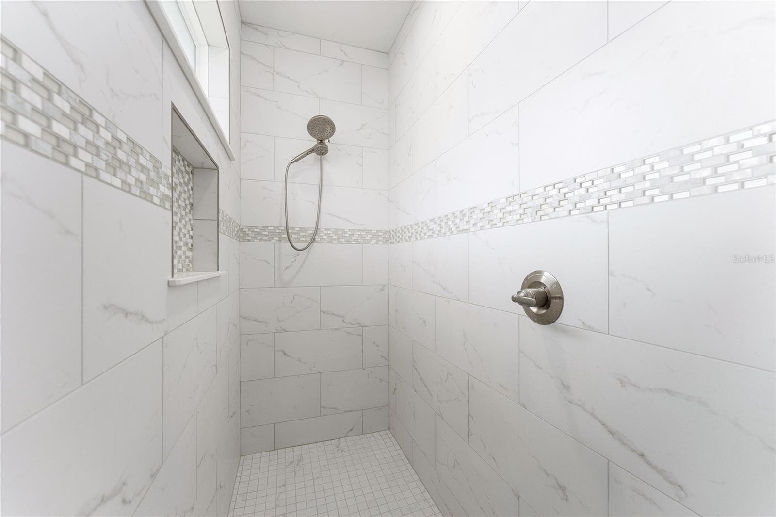 walk in primary shower - 12327 NW 159TH WAY, ALACHUA