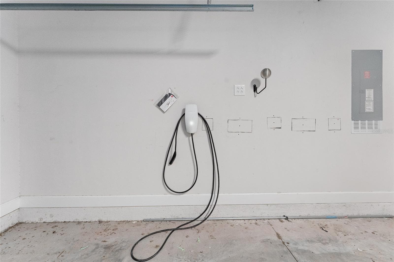 tesla charger - 12327 NW 159TH WAY, ALACHUA