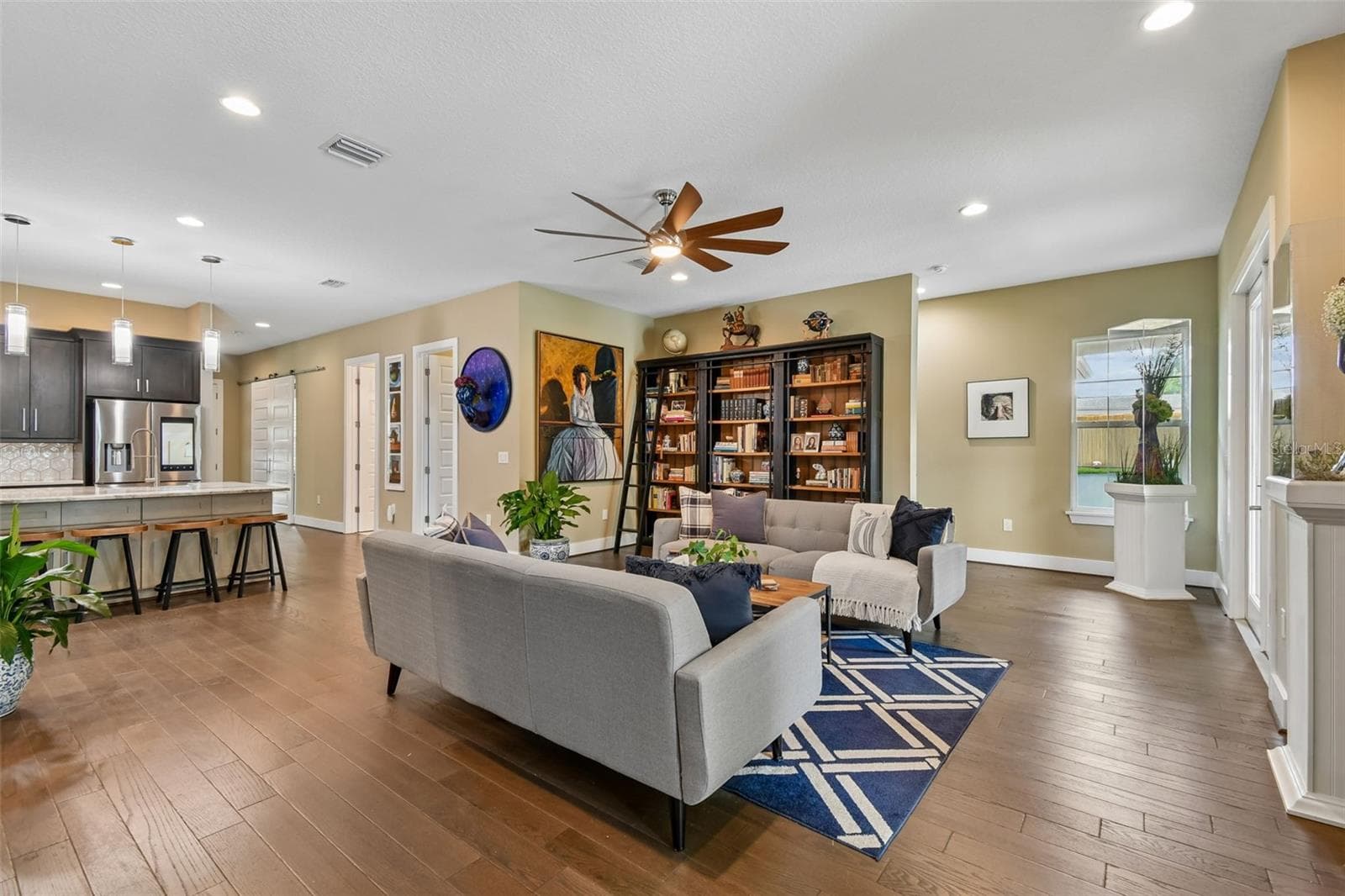 Single Family Residence at 2107 HARGILL DR, ORLANDO, photo 10 of 85