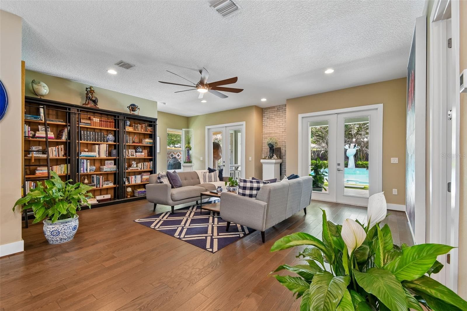 Single Family Residence at 2107 HARGILL DR, ORLANDO, photo 12 of 85