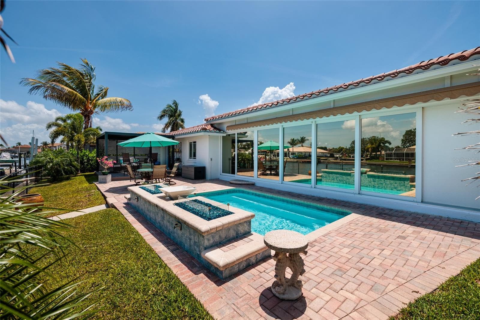 Exterior Back/Pool - 2011 MICHIGAN AVE NE, ST PETERSBURG