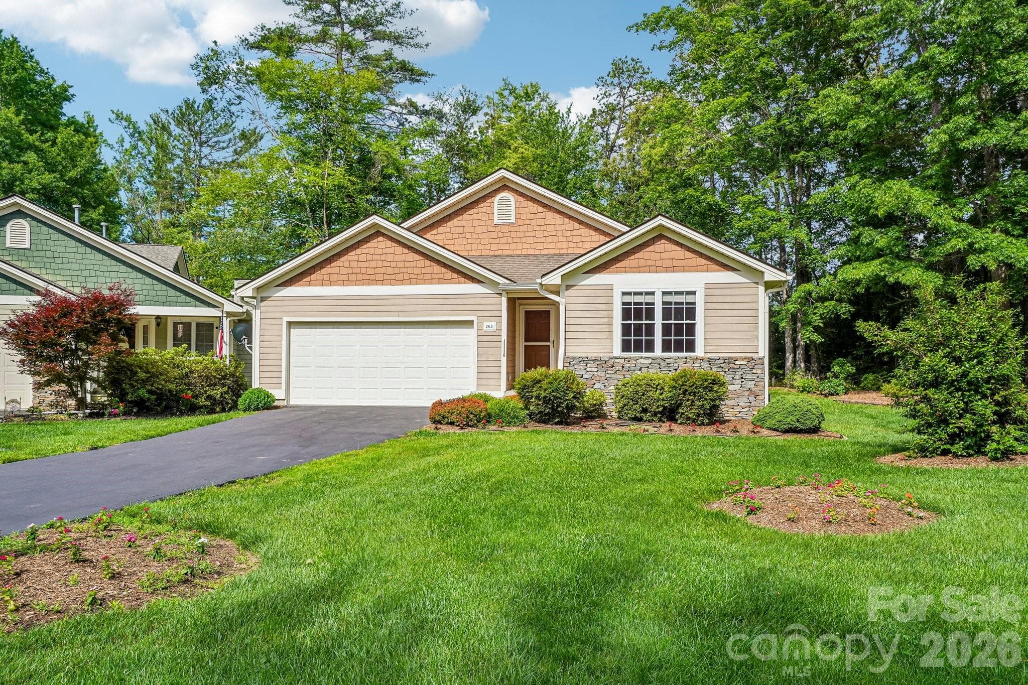 Single Family Residence at 263 Fairway View Drive, Etowah, photo 2 of 39