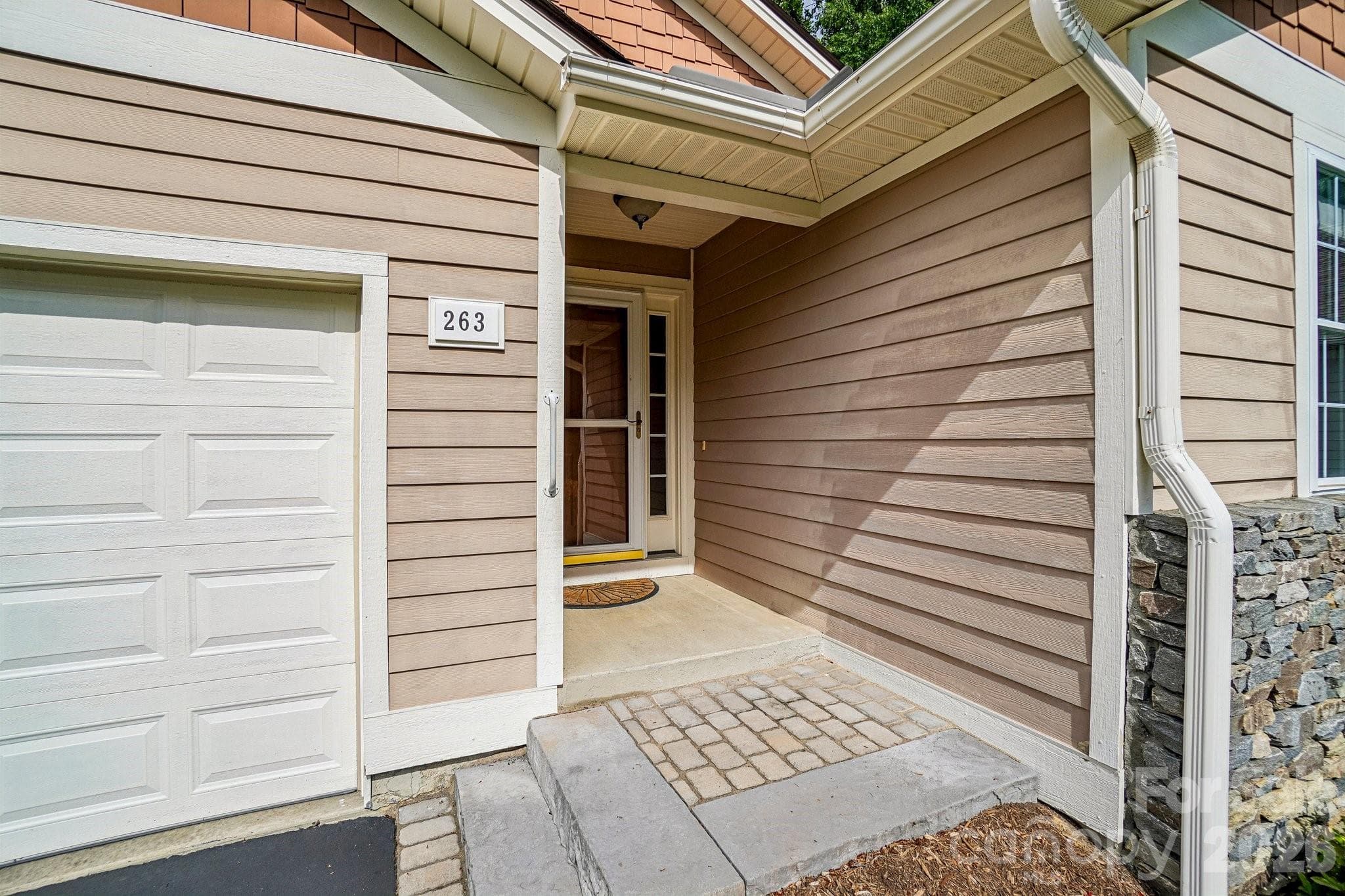 Single Family Residence at 263 Fairway View Drive, Etowah, photo 3 of 39
