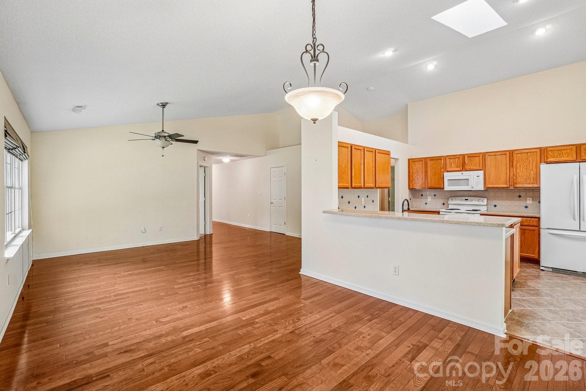 Single Family Residence at 263 Fairway View Drive, Etowah, photo 8 of 39