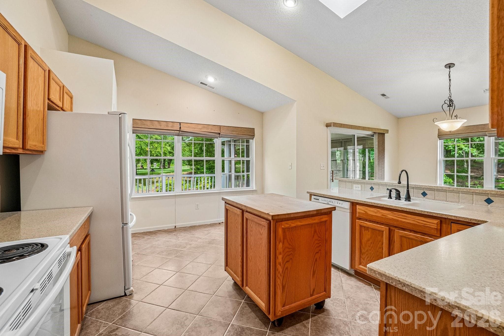 Single Family Residence at 263 Fairway View Drive, Etowah, photo 13 of 39