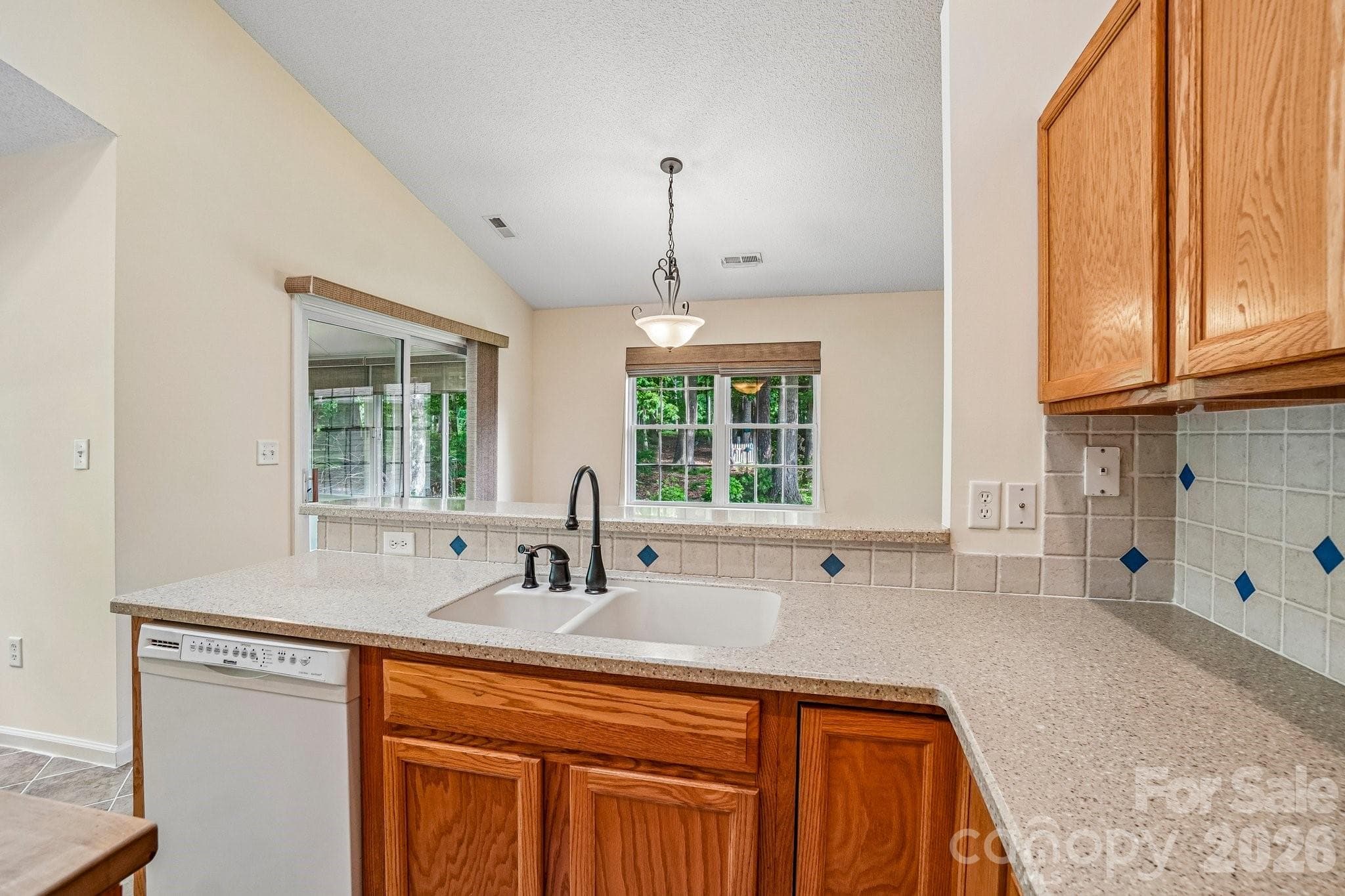 Single Family Residence at 263 Fairway View Drive, Etowah, photo 14 of 39