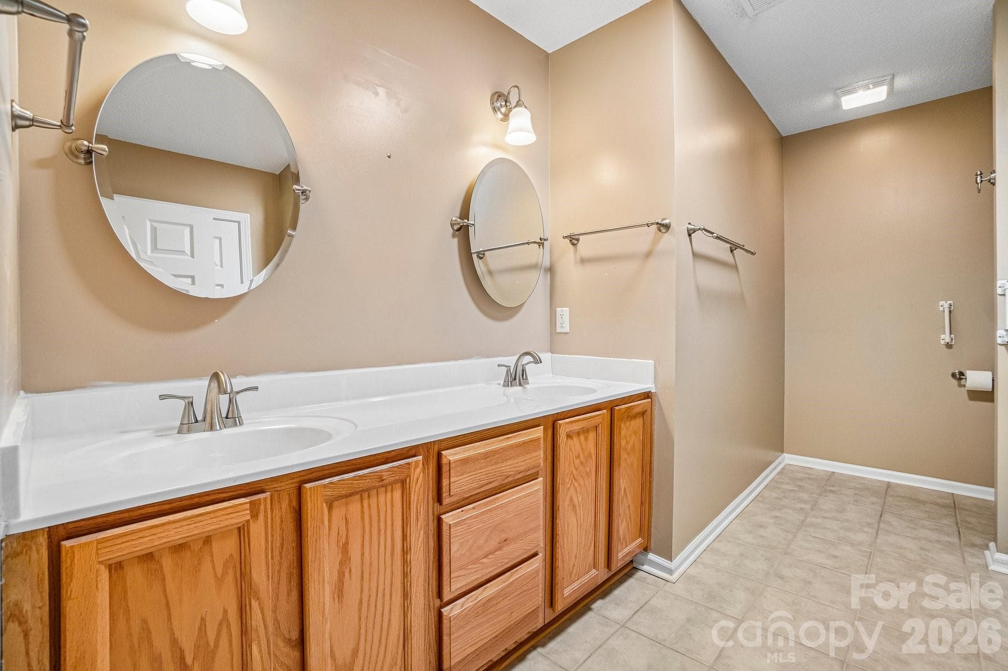 Single Family Residence at 263 Fairway View Drive, Etowah, photo 20 of 39