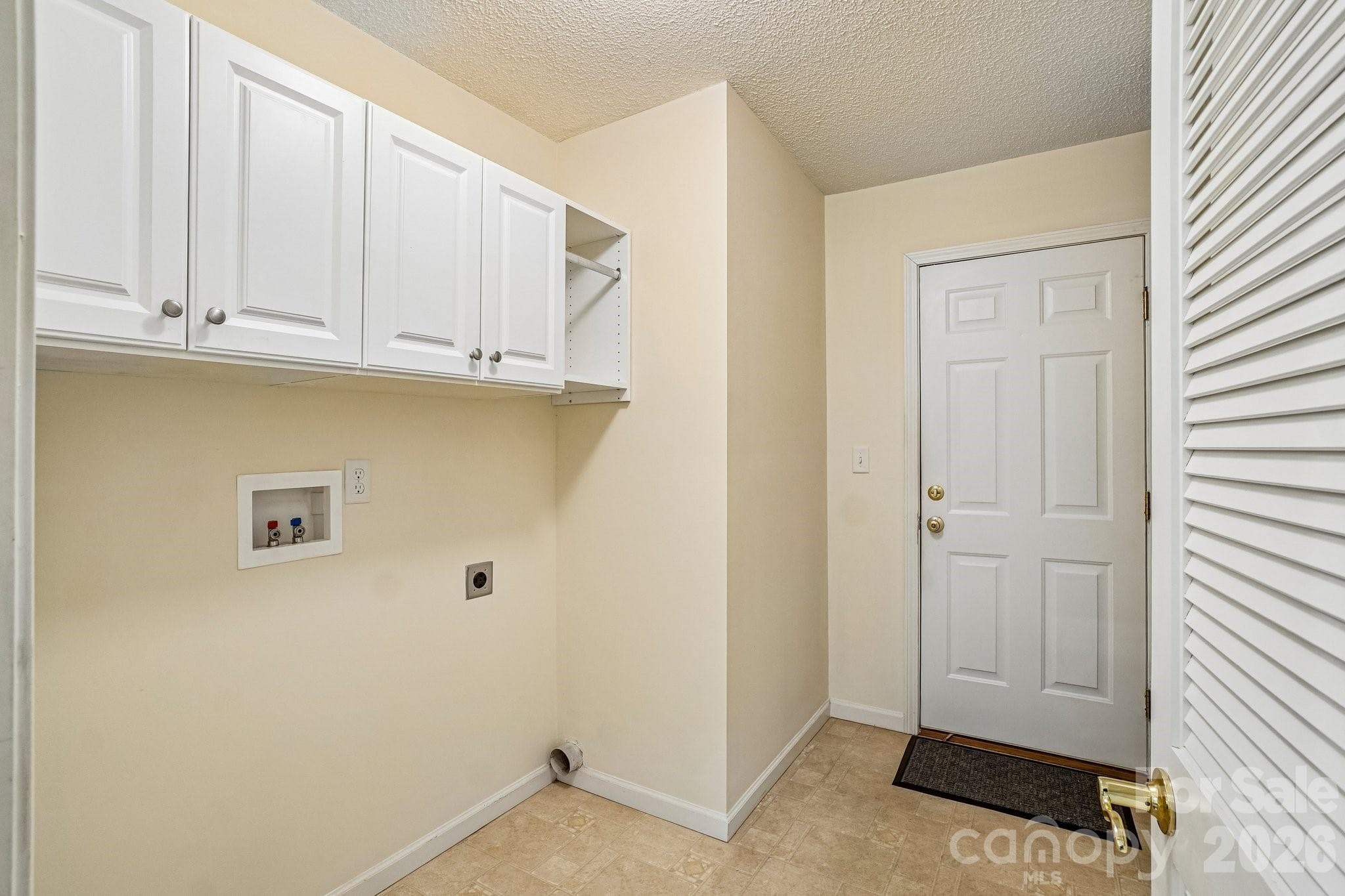 Single Family Residence at 263 Fairway View Drive, Etowah, photo 27 of 39
