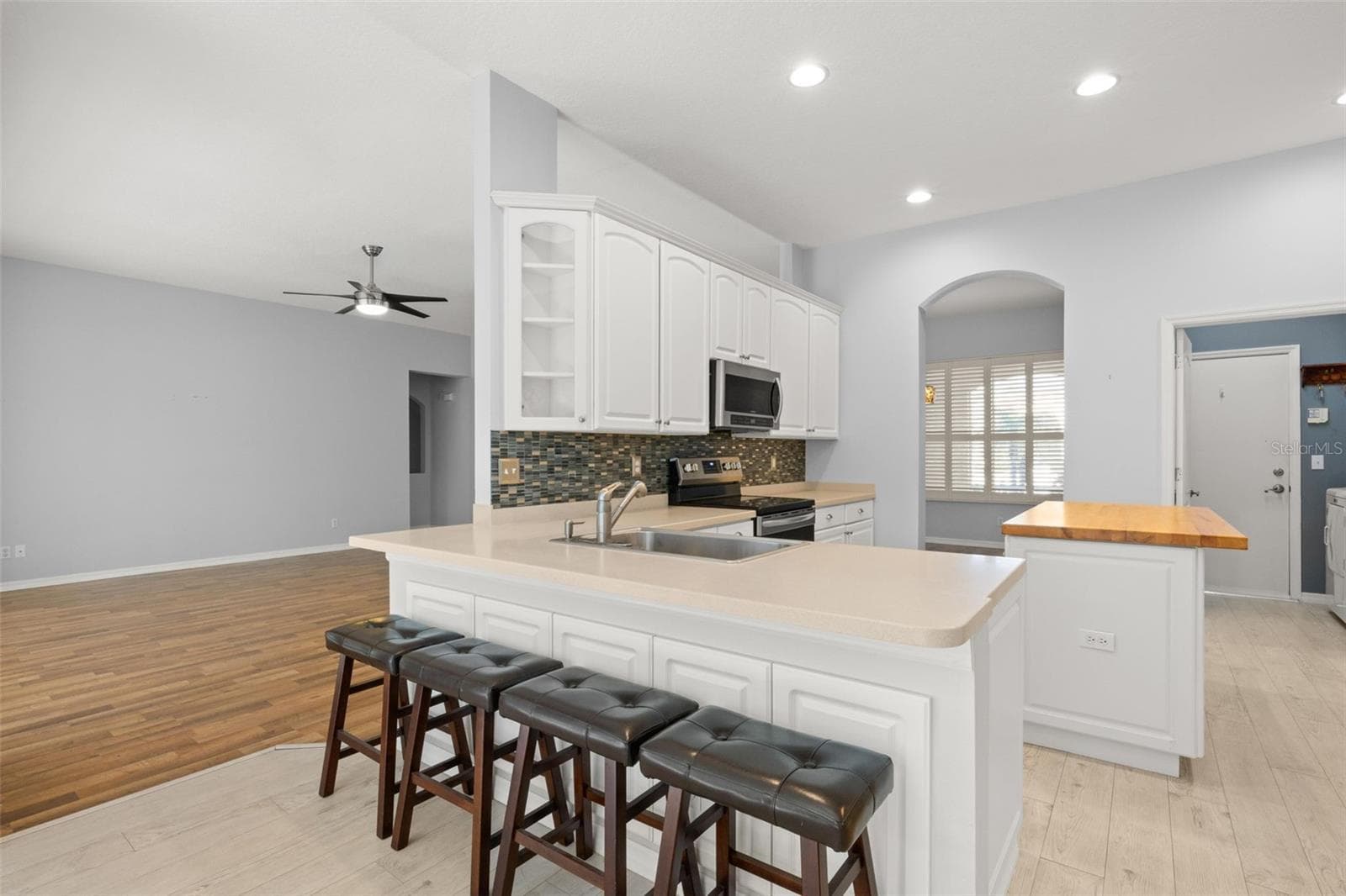 Kitchen - 1305 CRYSTAL GREENS DR, SUN CITY CENTER