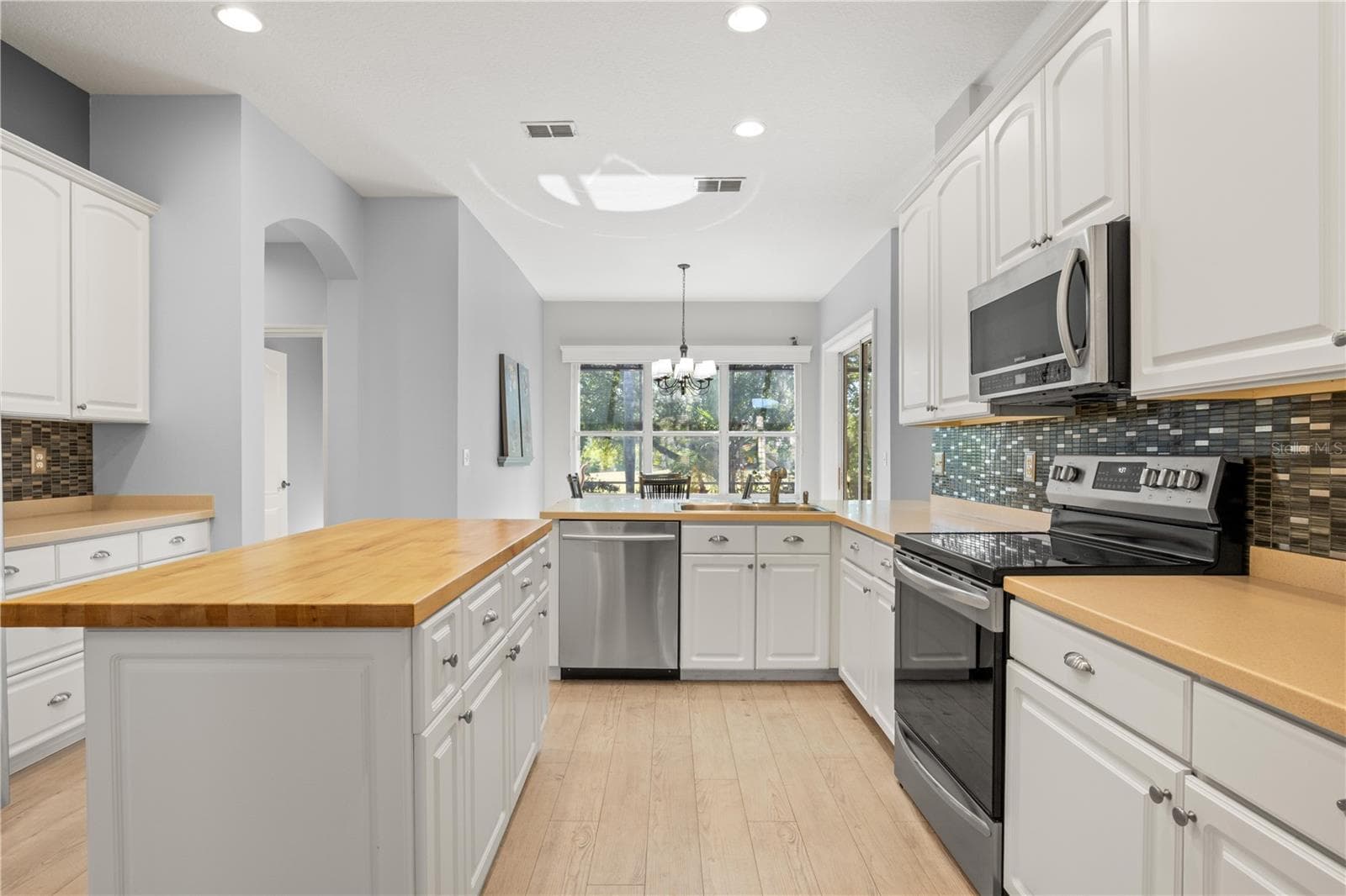 Kitchen - 1305 CRYSTAL GREENS DR, SUN CITY CENTER