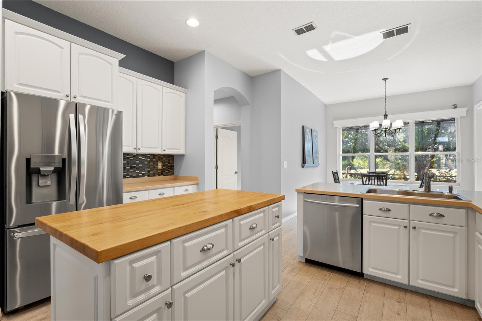 Kitchen - 1305 CRYSTAL GREENS DR, SUN CITY CENTER