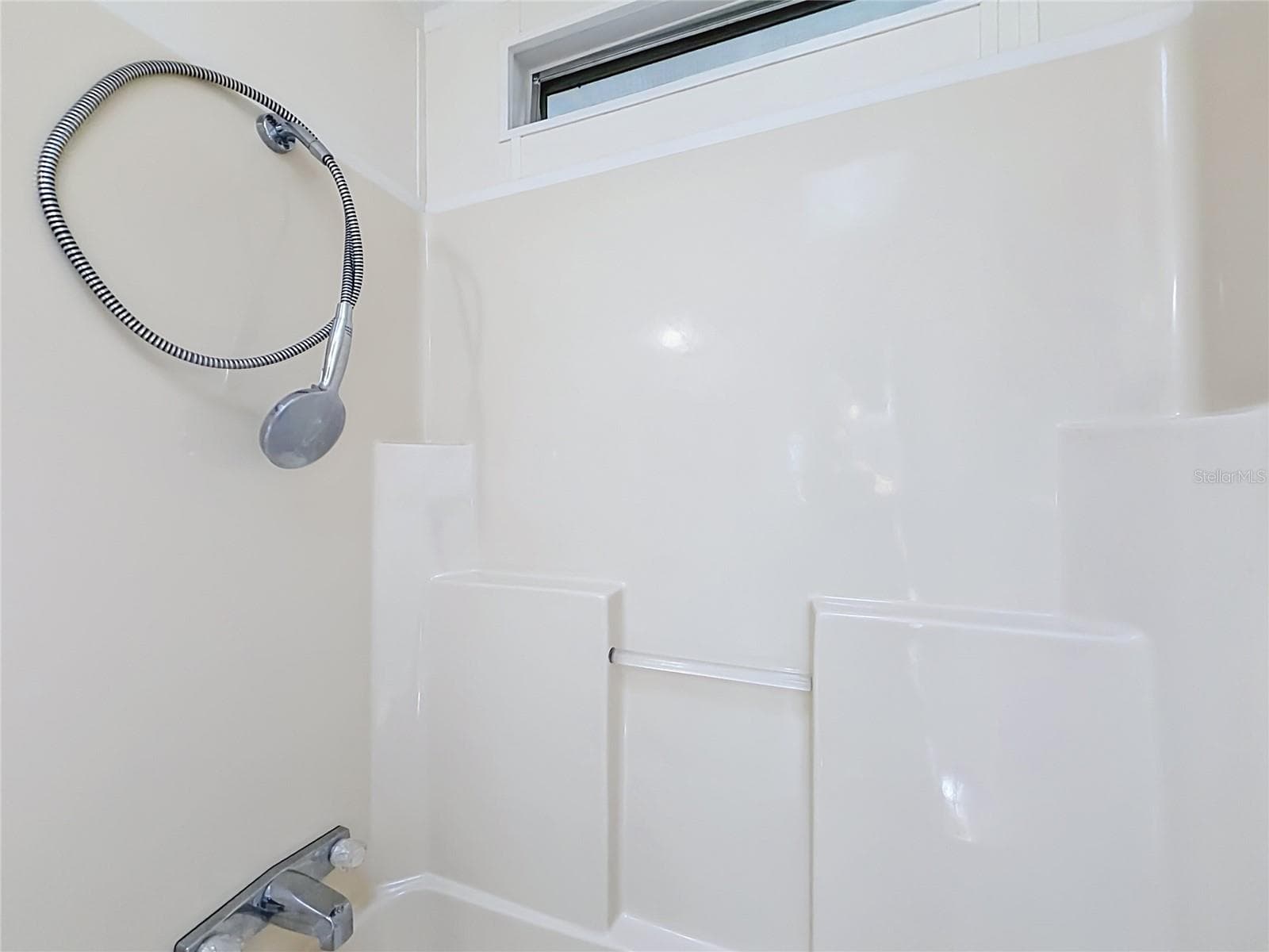 Shower - 1666 ELKHART CIR, TAVARES