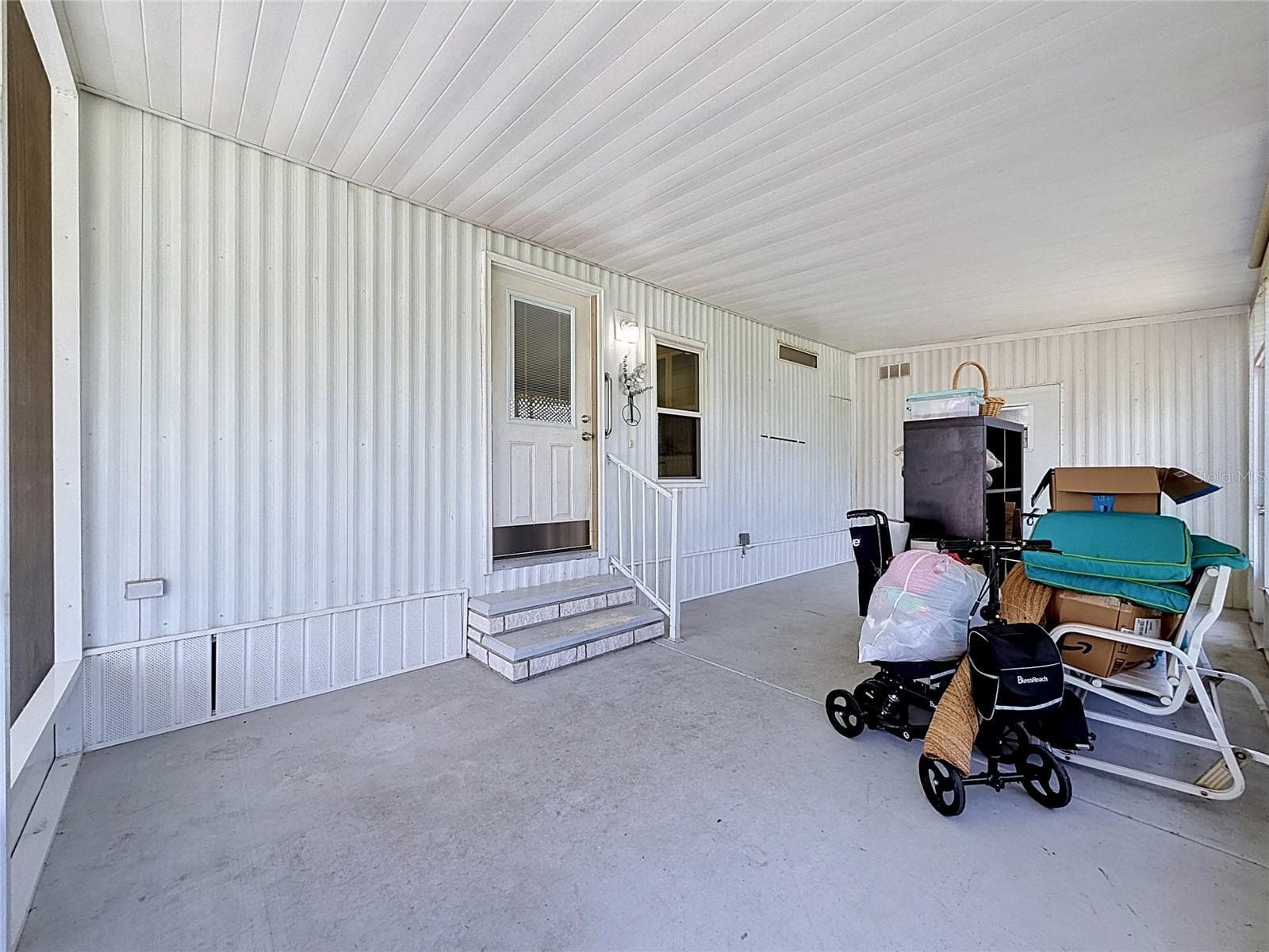 Screened in Room - 1666 ELKHART CIR, TAVARES