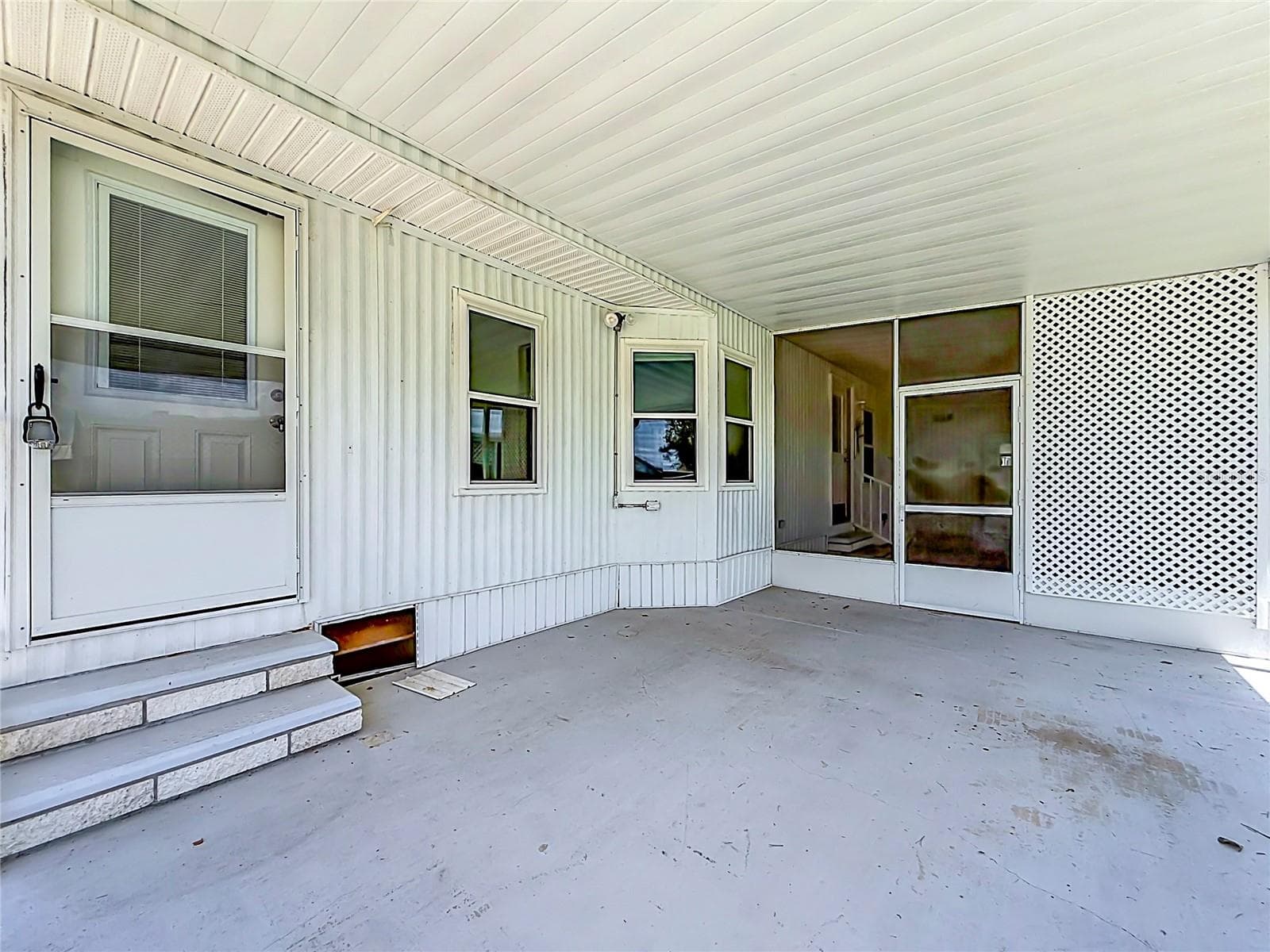 Screened in Room - 1666 ELKHART CIR, TAVARES