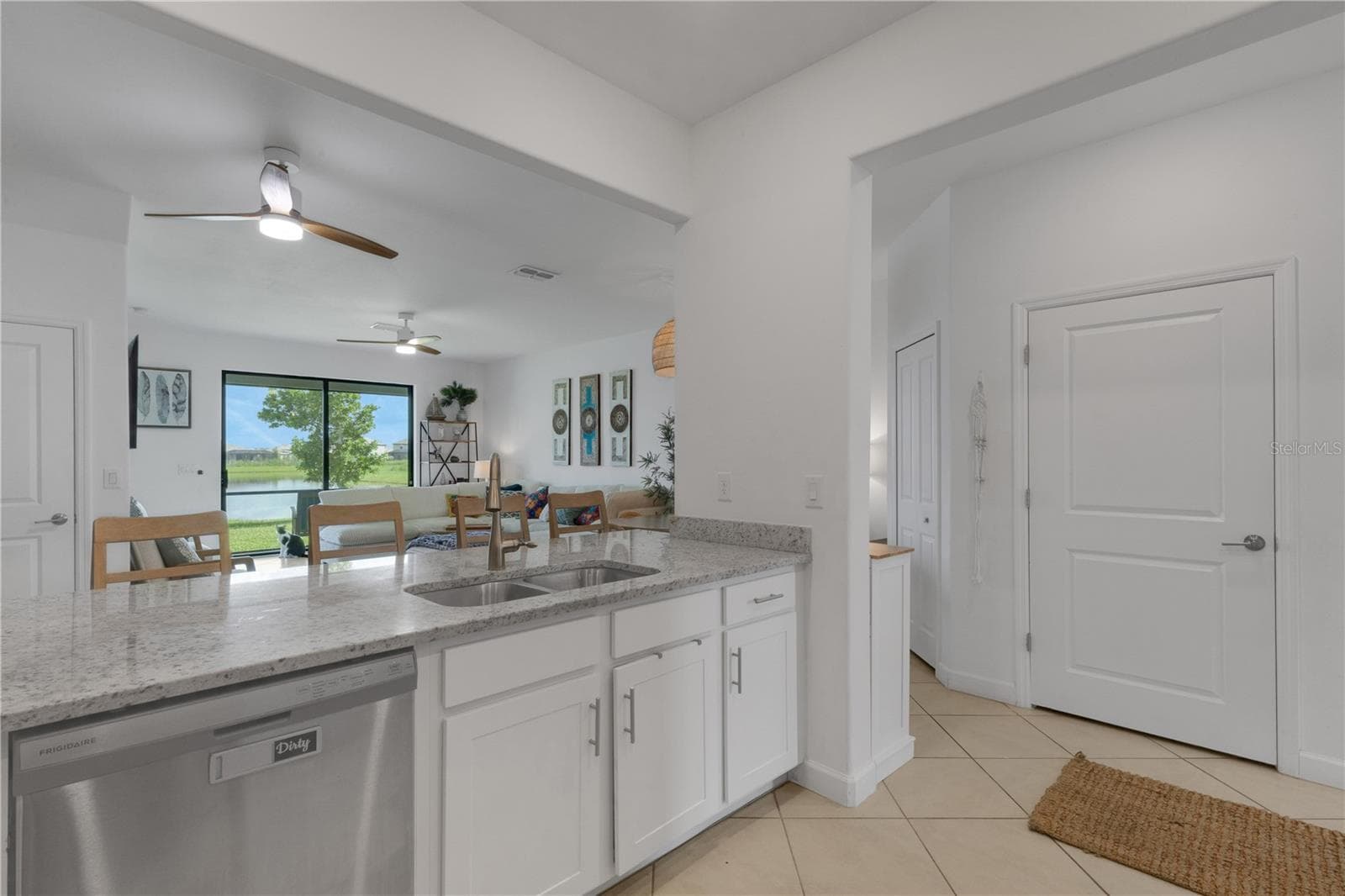 Townhouse at 15227 SUNNY DAY DR, BRADENTON, photo 7 of 43