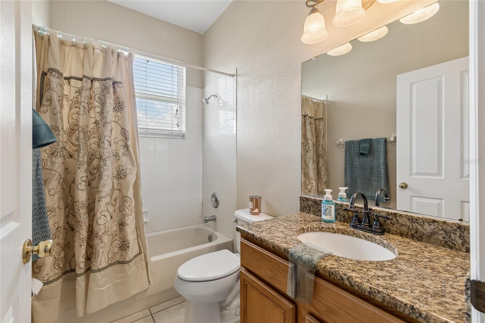 Full Bath features Granite Counter top and window - 30600 NICKERSON LOOP, WESLEY CHAPEL