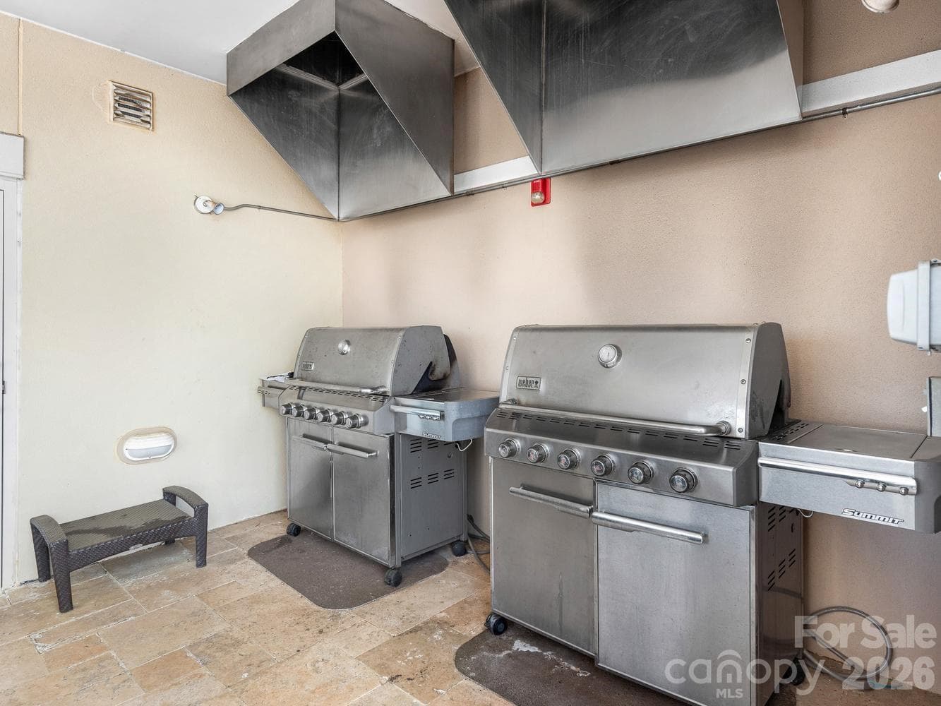 Piedmont Row Residential rooftop grills - 4625 Piedmont Row Drive, Charlotte