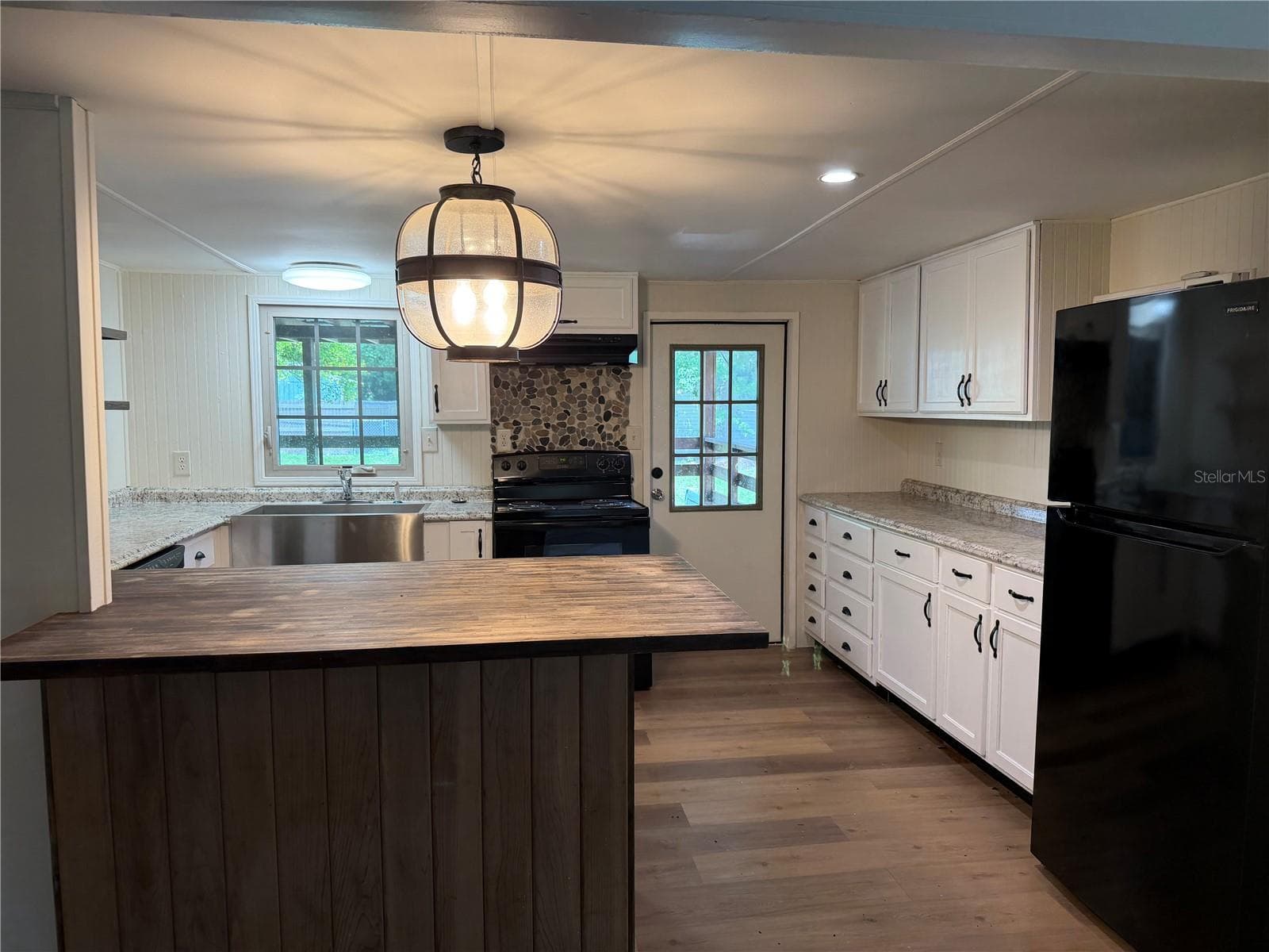 Mobile Home at 8732 CR 647 S, BUSHNELL, photo 6 of 25