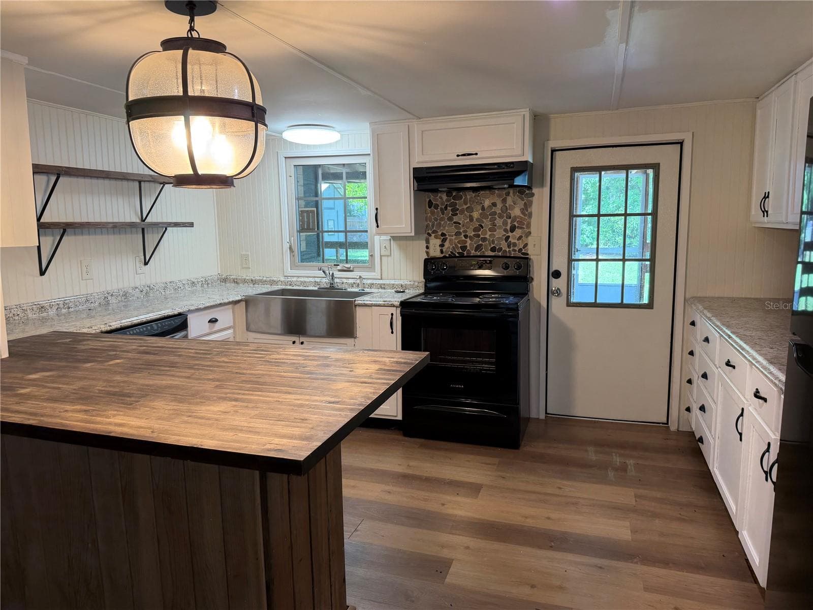 Mobile Home at 8732 CR 647 S, BUSHNELL, photo 7 of 25