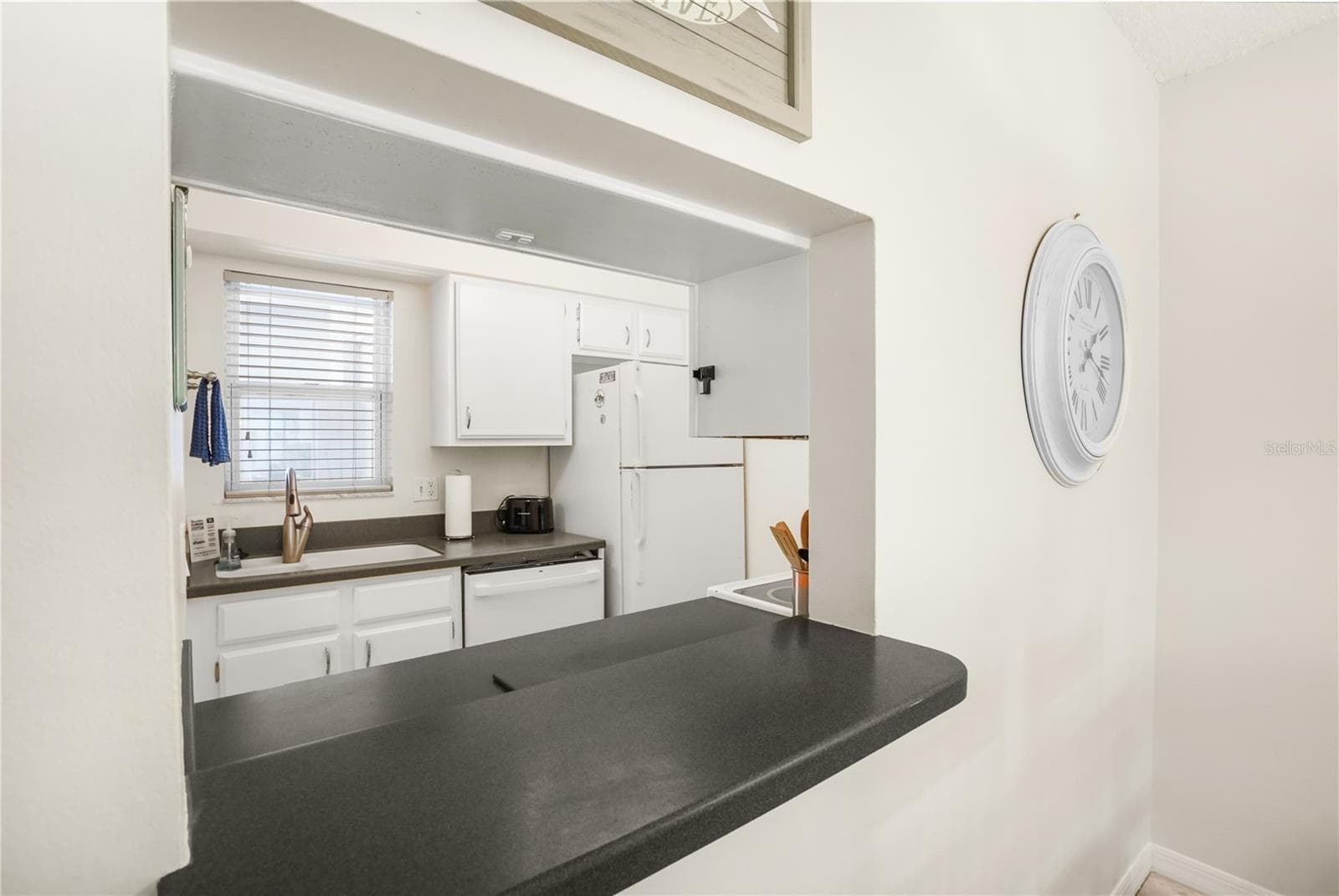 Condominium at 5673 MIDNIGHT PASS RD #201, SARASOTA, photo 14 of 40