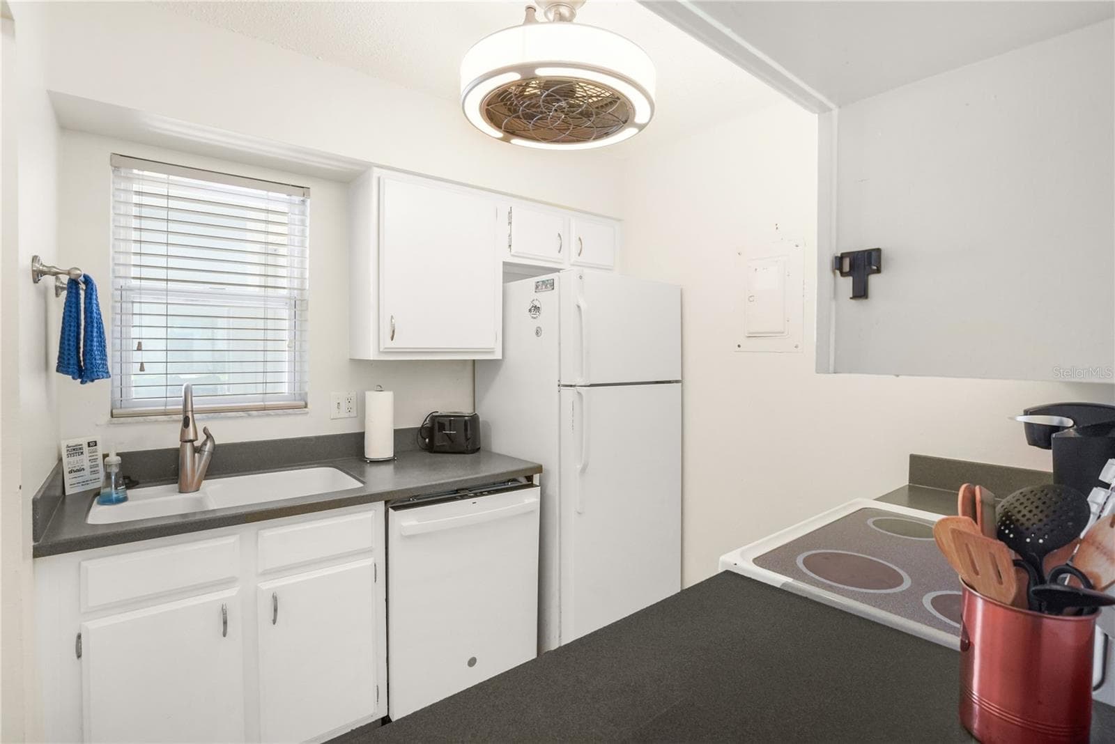 Condominium at 5673 MIDNIGHT PASS RD #201, SARASOTA, photo 15 of 40