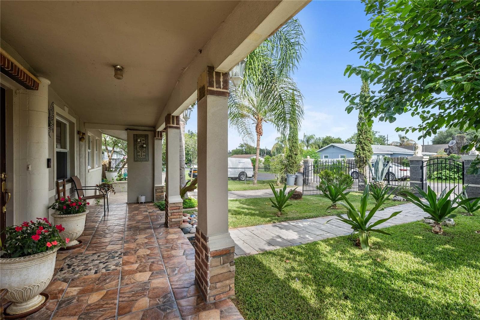 Single Family Residence at 37253 SAFARI DR, DADE CITY, photo 9 of 33