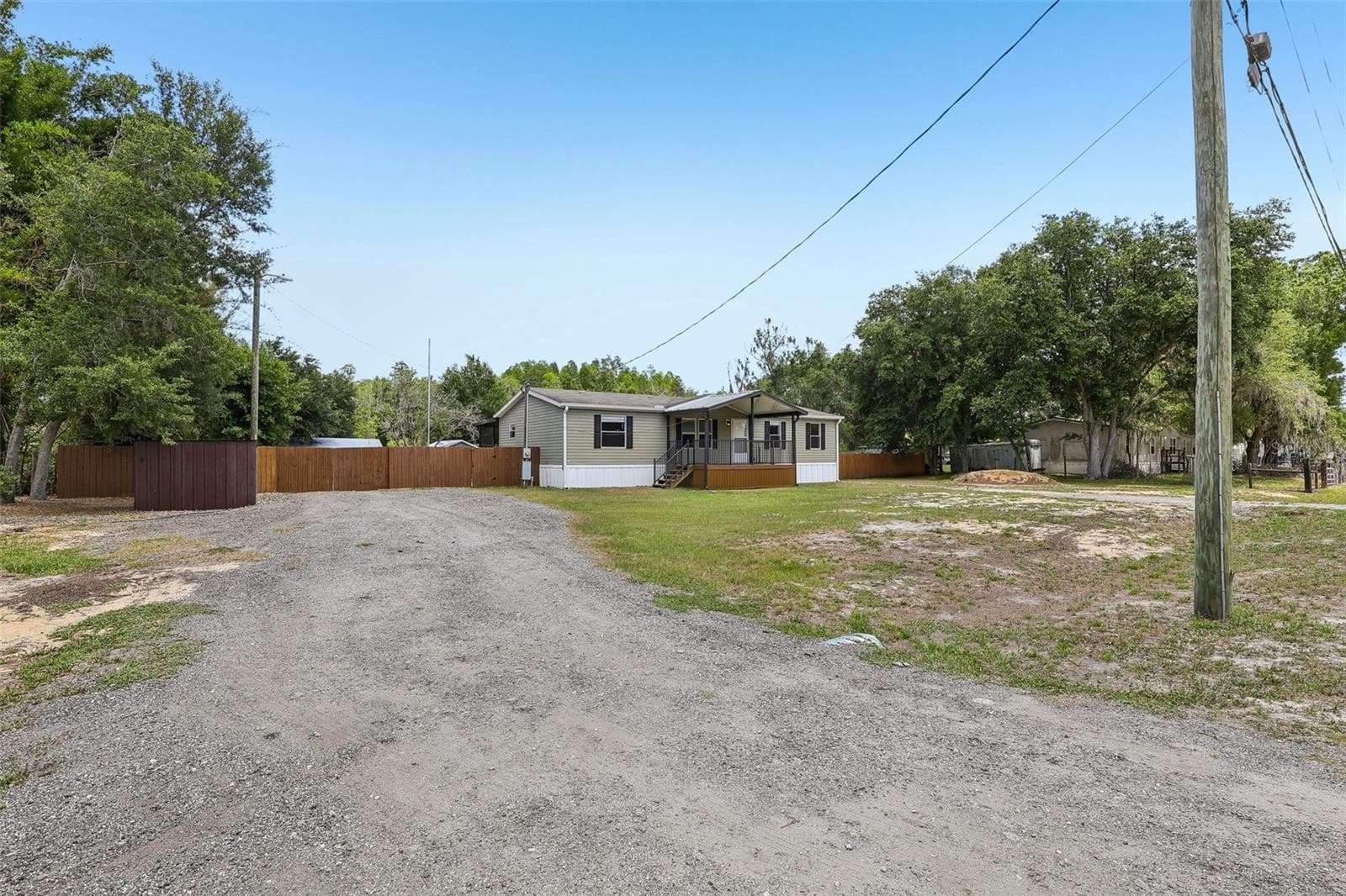 Manufactured Home at 136 CREEKWOOD RUN, LAKELAND, photo 14 of 92