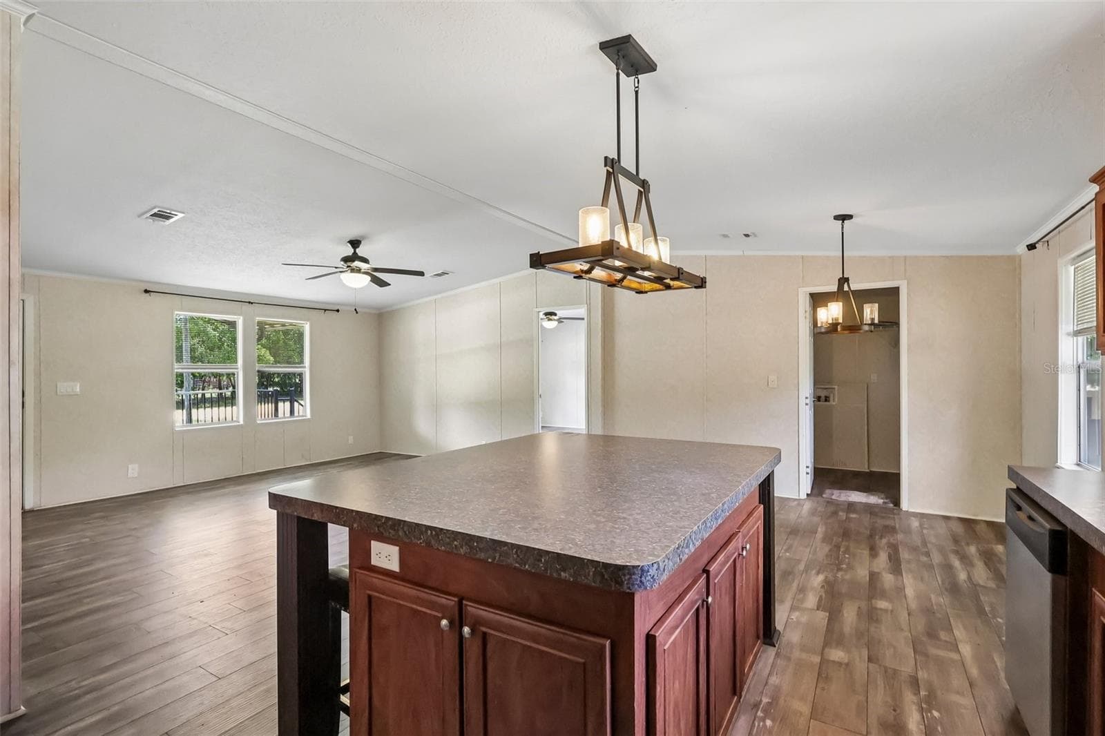 Manufactured Home at 136 CREEKWOOD RUN, LAKELAND, photo 24 of 92