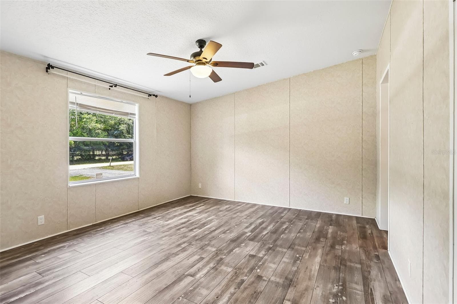 Manufactured Home at 136 CREEKWOOD RUN, LAKELAND, photo 36 of 92