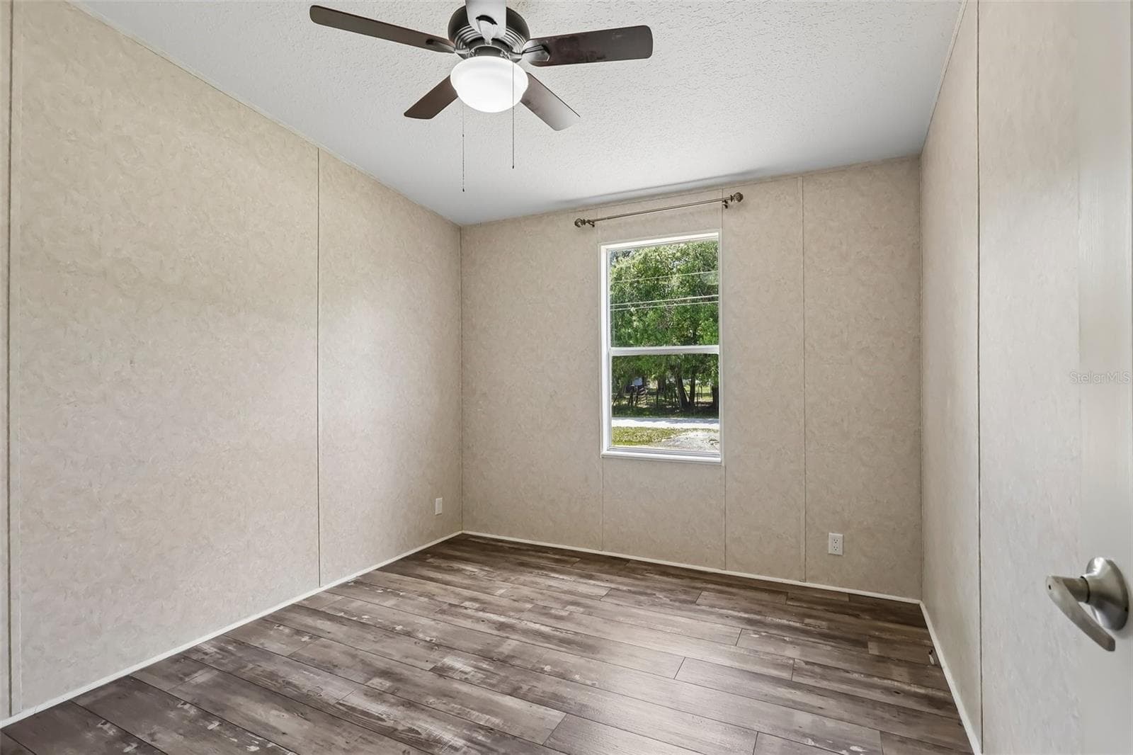 Manufactured Home at 136 CREEKWOOD RUN, LAKELAND, photo 42 of 92