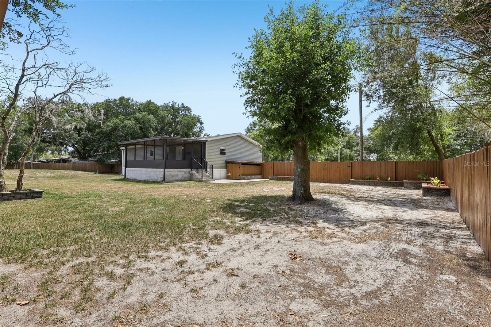 Manufactured Home at 136 CREEKWOOD RUN, LAKELAND, photo 61 of 92